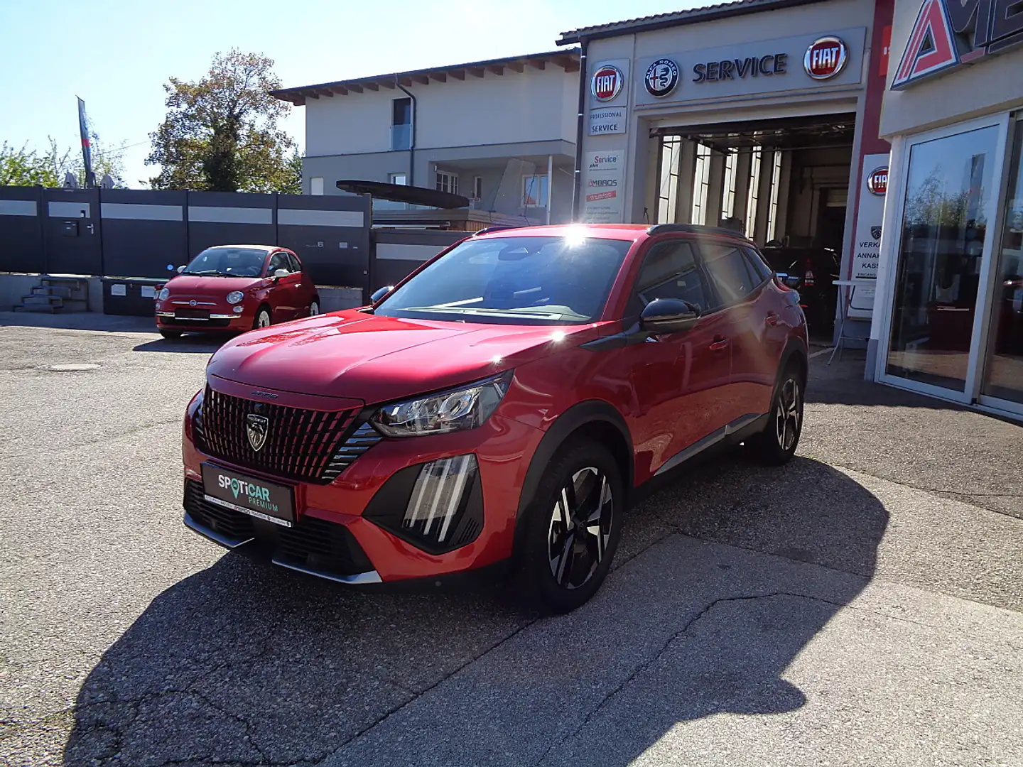 Peugeot 2008 Hybrid 145 e-DCS6 Allure Rot - 1