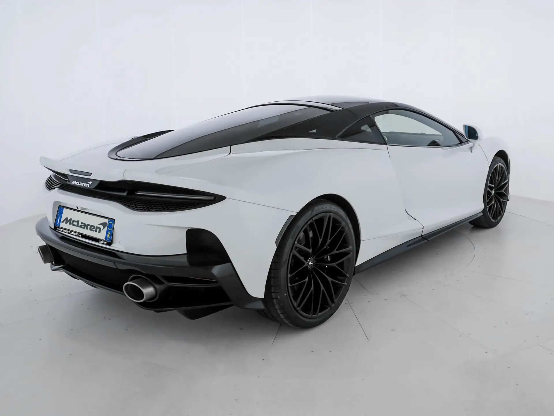 맥라렌 GT 2025 흰색 사진 6