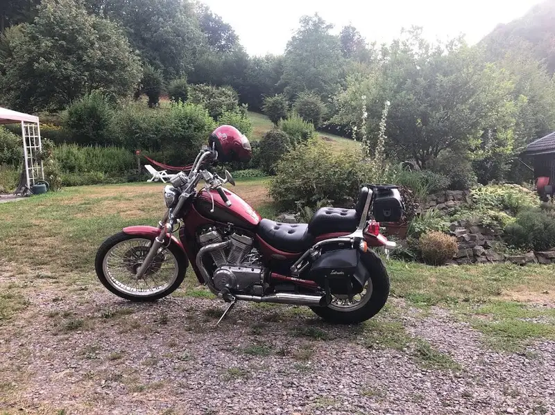 Suzuki Intruder M