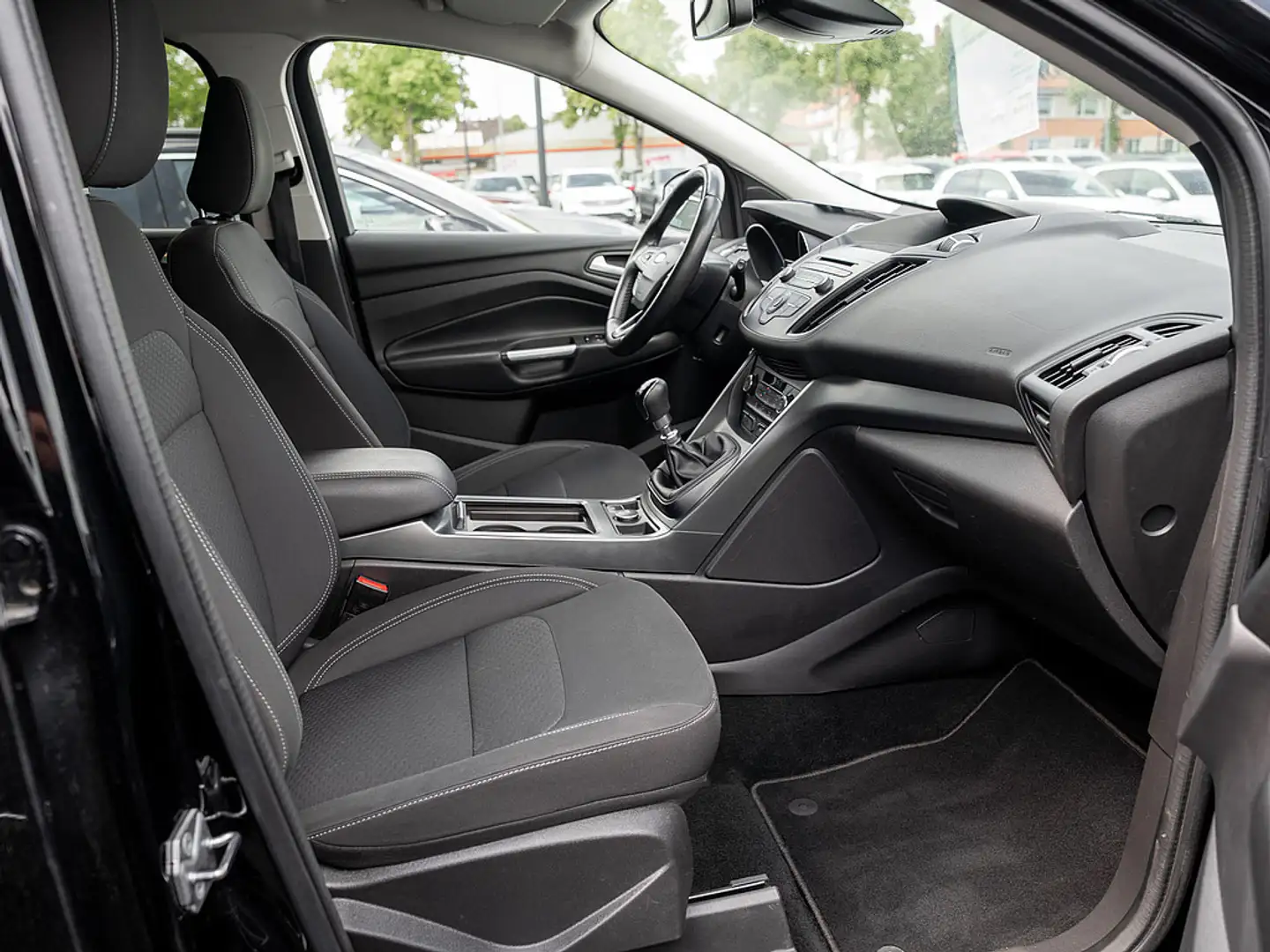 Ford Kuga 1.5 EcoBoost Trend 4x2 SHZ PDC GRA KLIMA Noir - 2