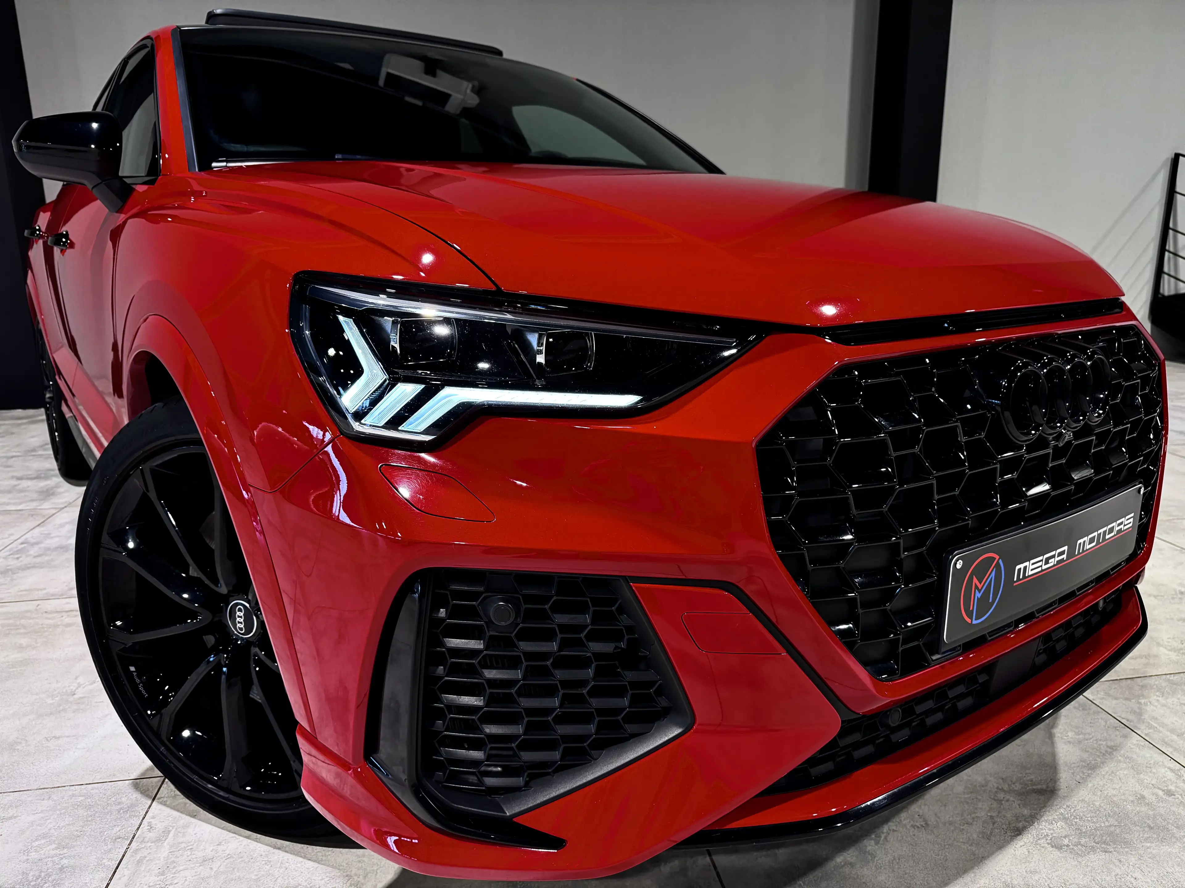 Audi RS Q3 2.5 TFSi 400CV SHADOW PLUS ALCANTARA NAVi CARPLAY+
