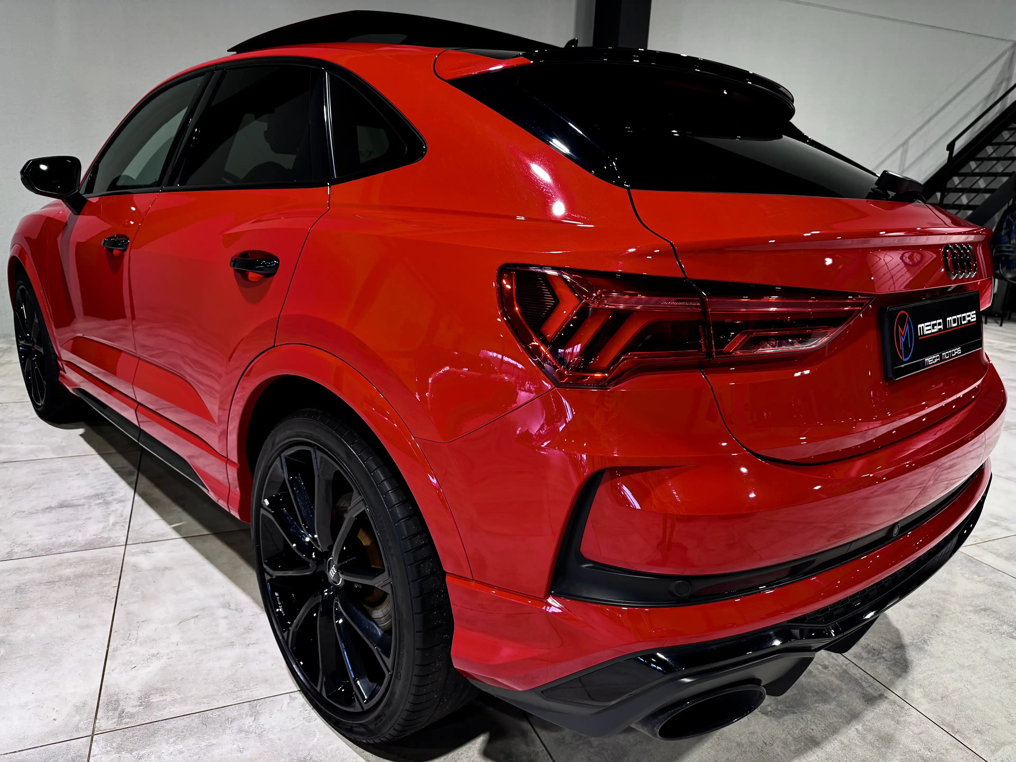 Audi RS Q3 2.5 TFSi 400CV SHADOW PLUS ALCANTARA NAVi CARPLAY+ — photo 2