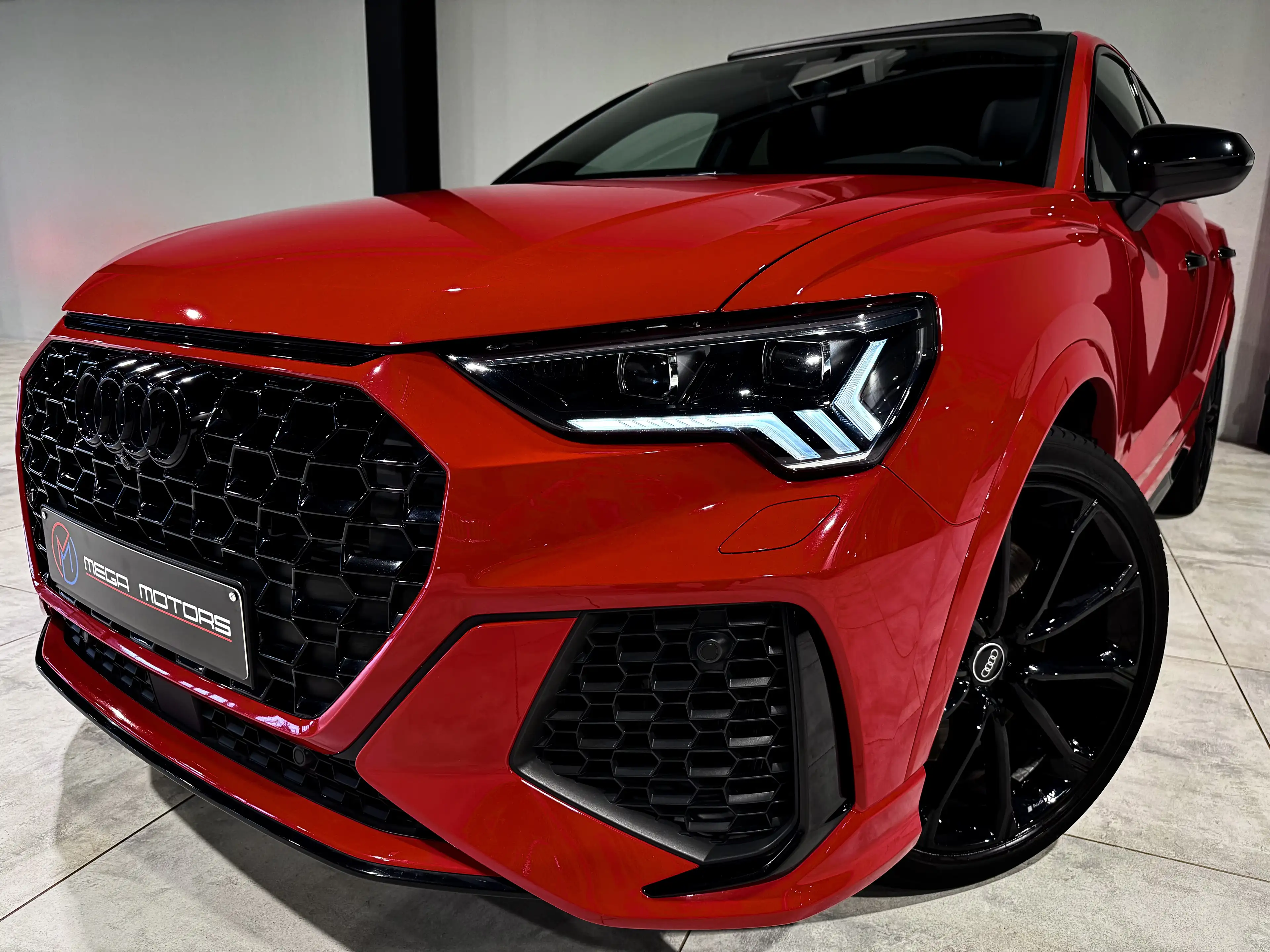 Audi RS Q3 2.5 TFSi 400CV SHADOW PLUS ALCANTARA NAVi CARPLAY+ — photo 3