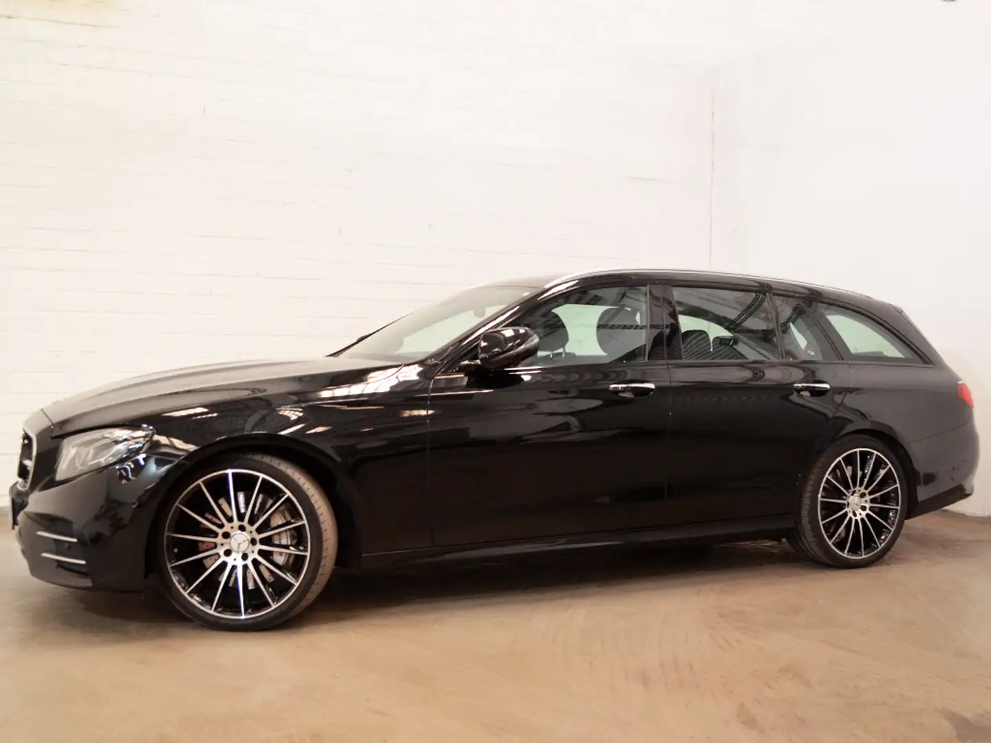 Mercedes-Benz E 53 AMG T *Burmester Multibeam Pano 360G* Noir - 2