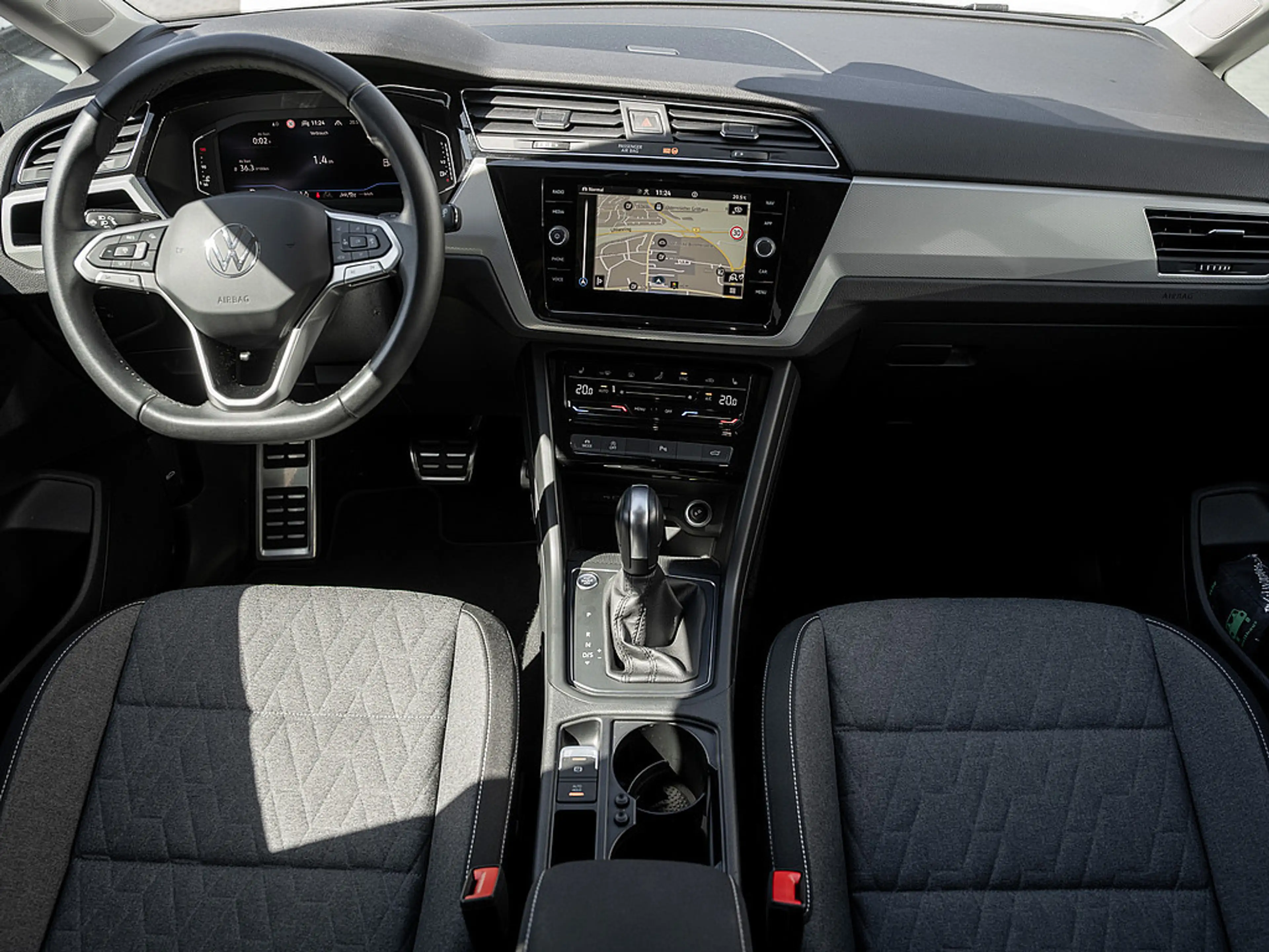 Volkswagen Touran 1.5 TSI Move DSG AHK KAM 7-SITZER LED — photo 6