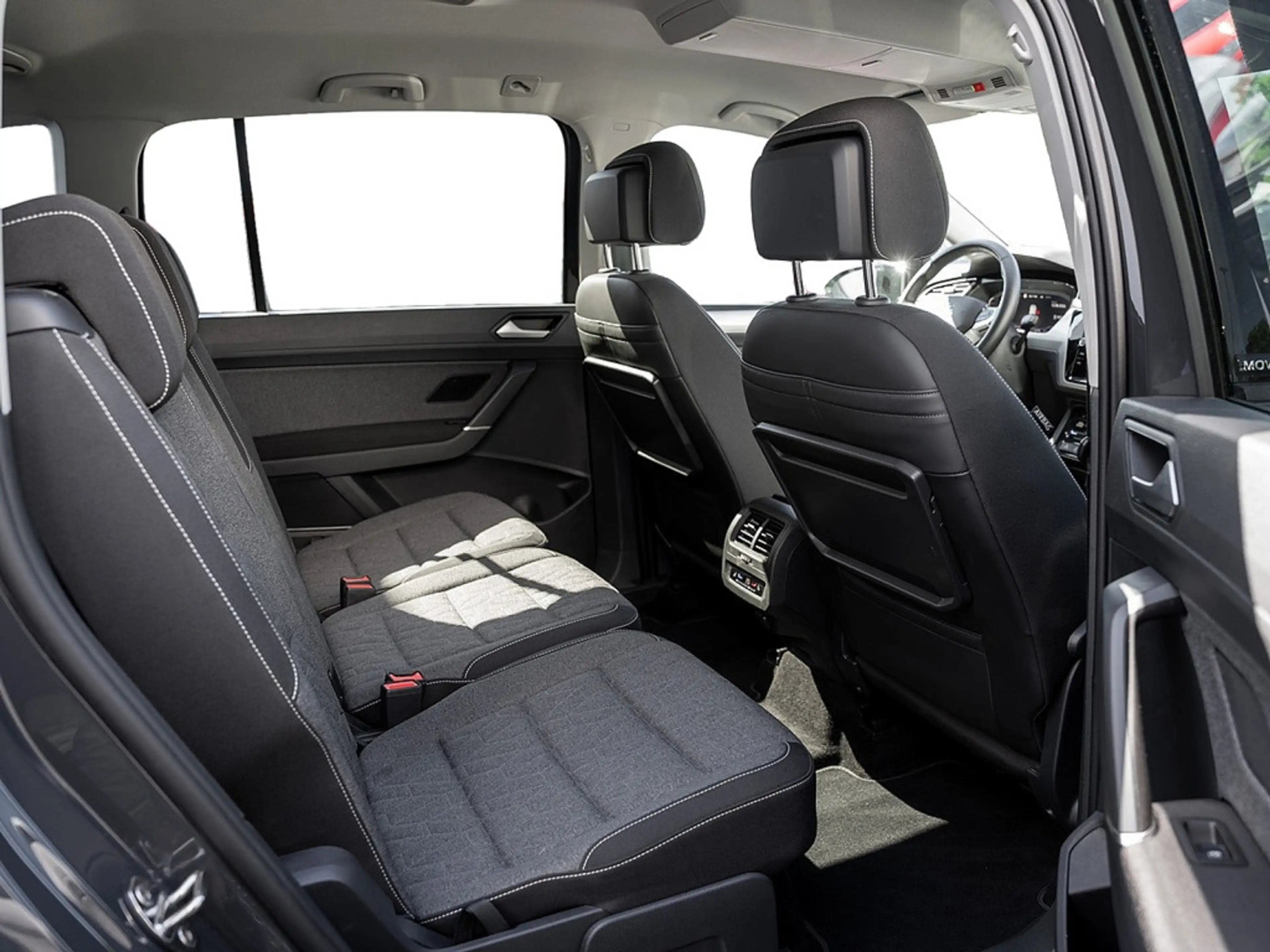 Volkswagen Touran 1.5 TSI Move DSG AHK KAM 7-SITZER LED — photo 4