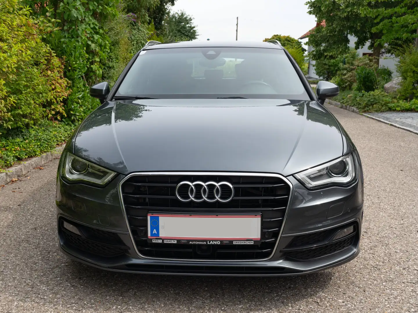 Audi A3 Sportback 2.0 TDI S line S tronic | ACC | Panorama | Navi | AHK | CarPlay Grau - 2