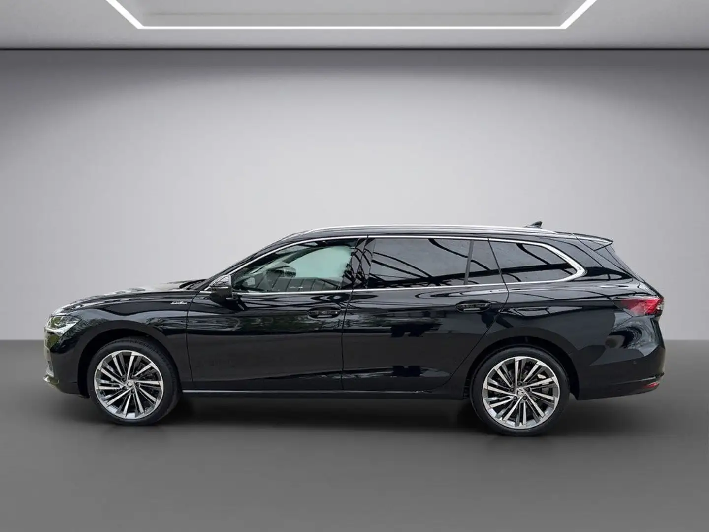 Skoda Superb Combi 2.0 TDI L&K 110 kW DSG neues Modell Schwarz - 2