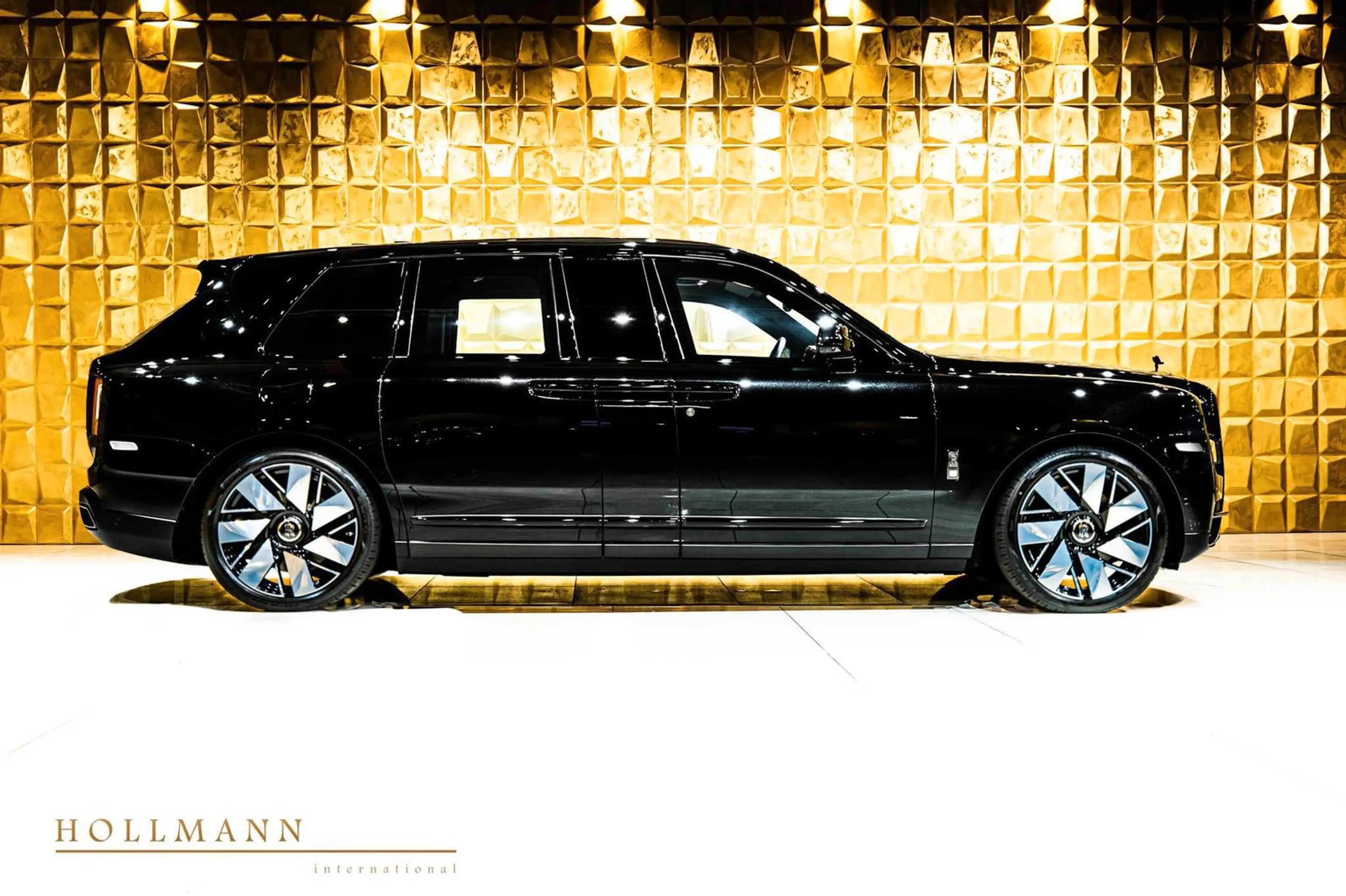 Rolls-Royce Cullinan SERIES II STRECHED +350MM ARMOURED VR6 — photo 3