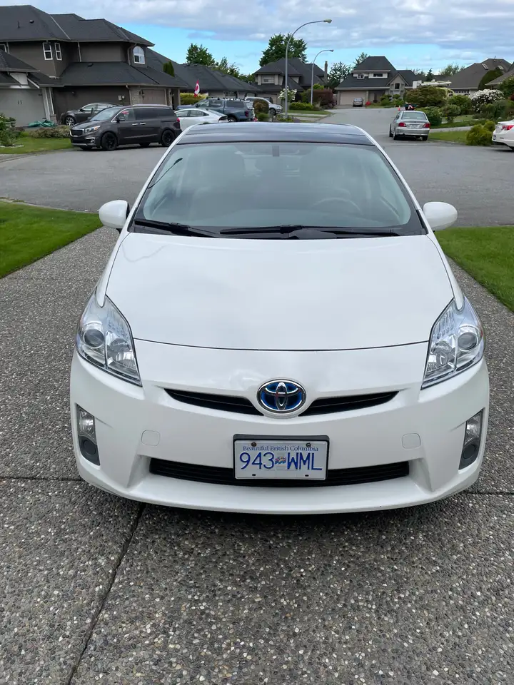 Toyota Prius снимка Toyota Prius