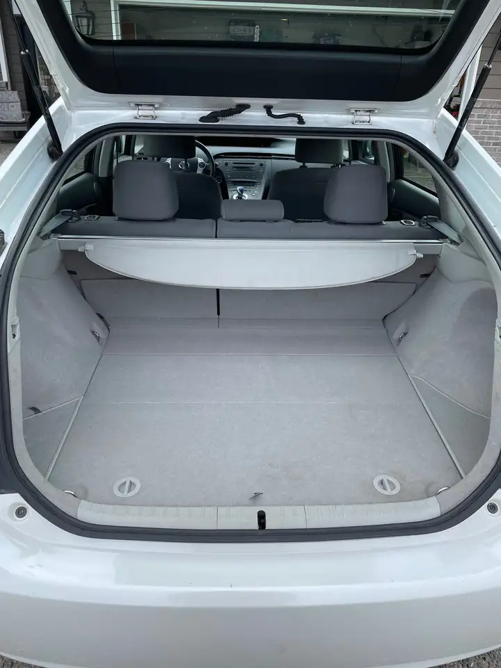 Toyota Prius снимка Toyota Prius