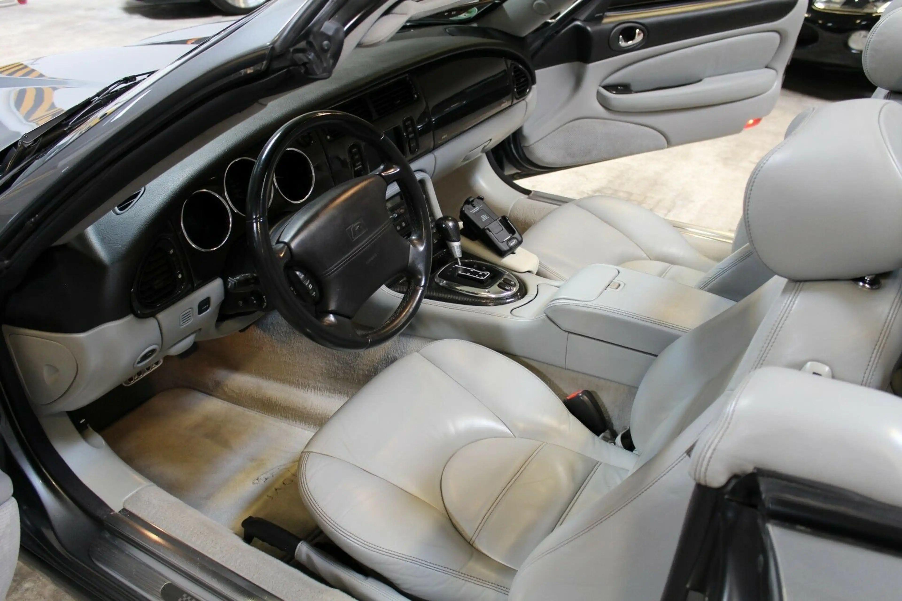 Jaguar XKR Cabrio 4.2 S - 1 von 50 | Final Edition — photo 7