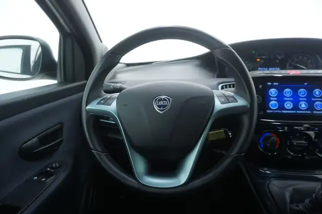 Lancia Ypsilon view 11