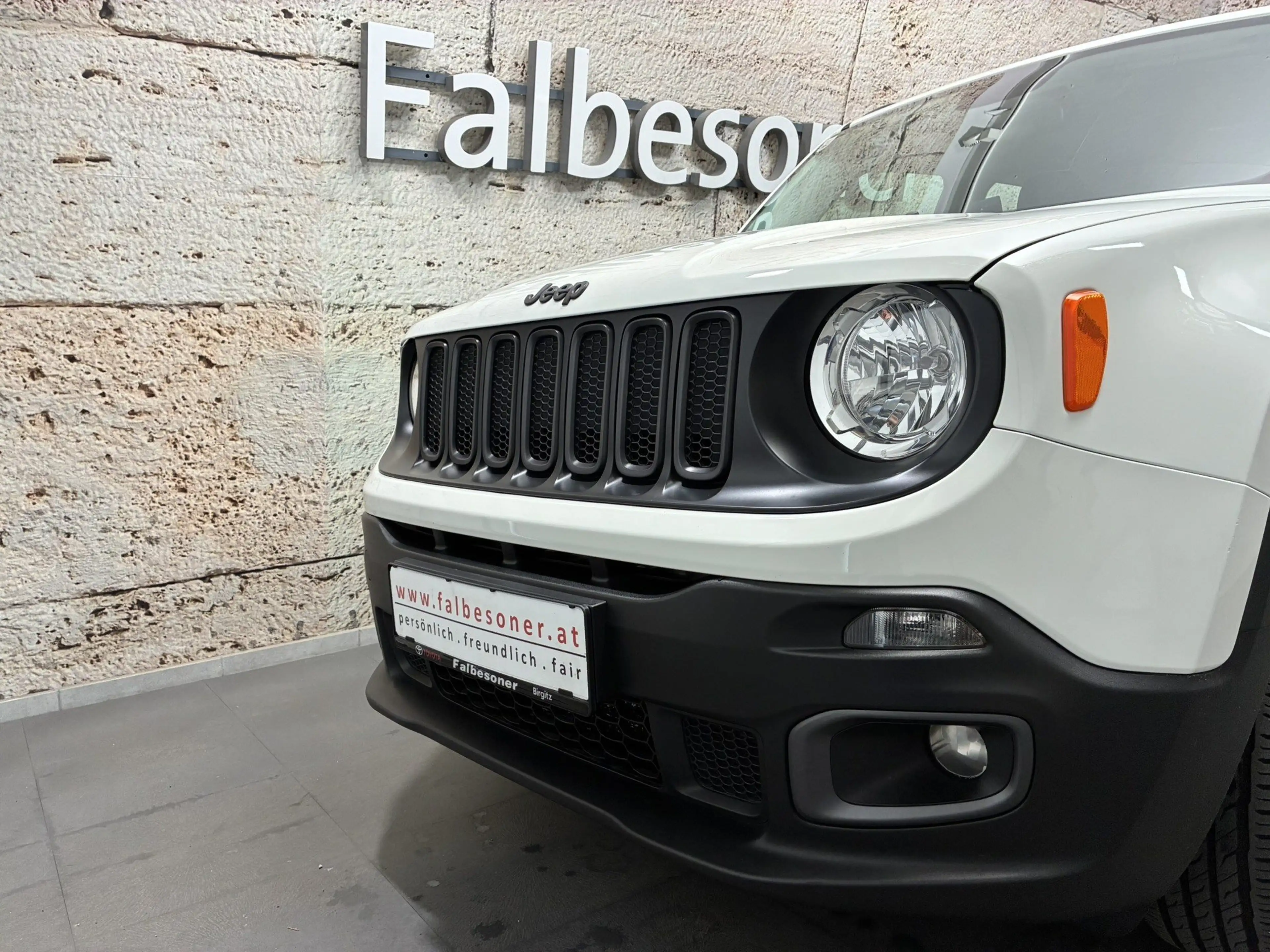 Jeep Renegade 2,0 AWD Multijet II 120 Night Eagle — photo 3