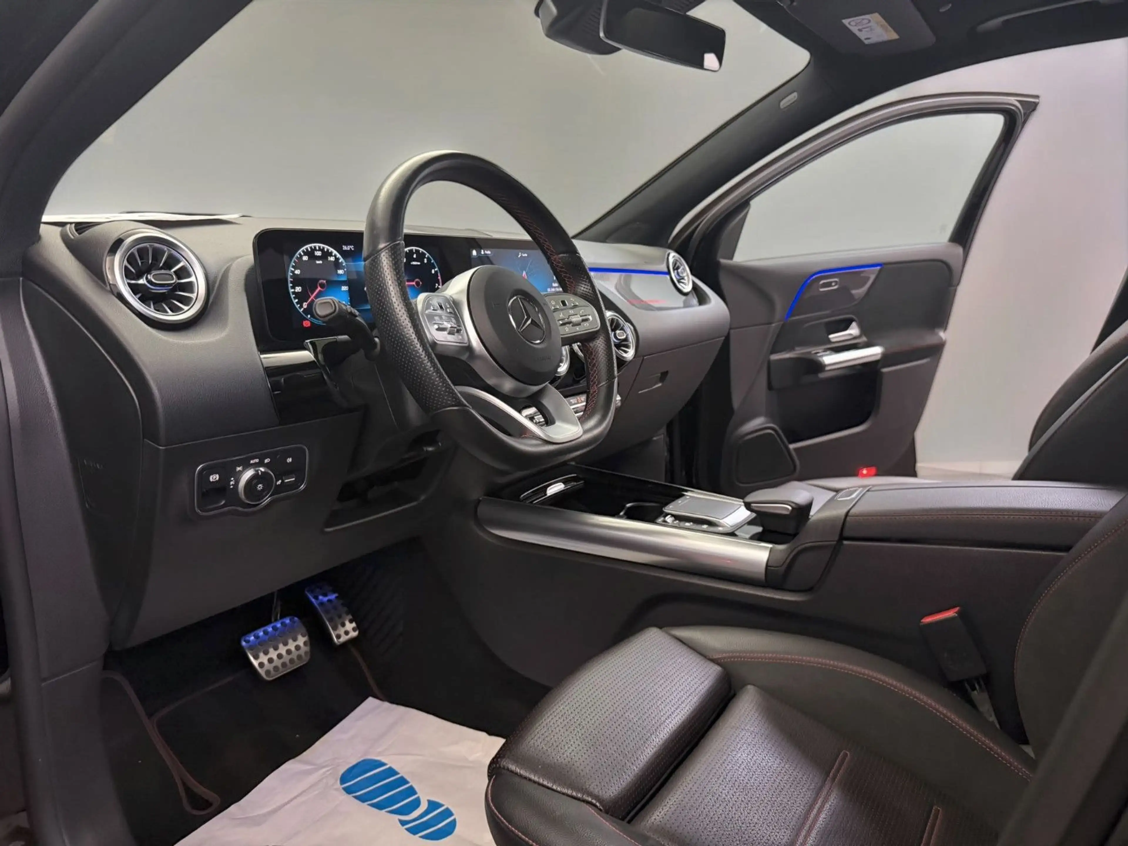 Mercedes-Benz GLA 250 4M AMG EDITION 1*PANO*HEAD-UP*BEAM — photo 8