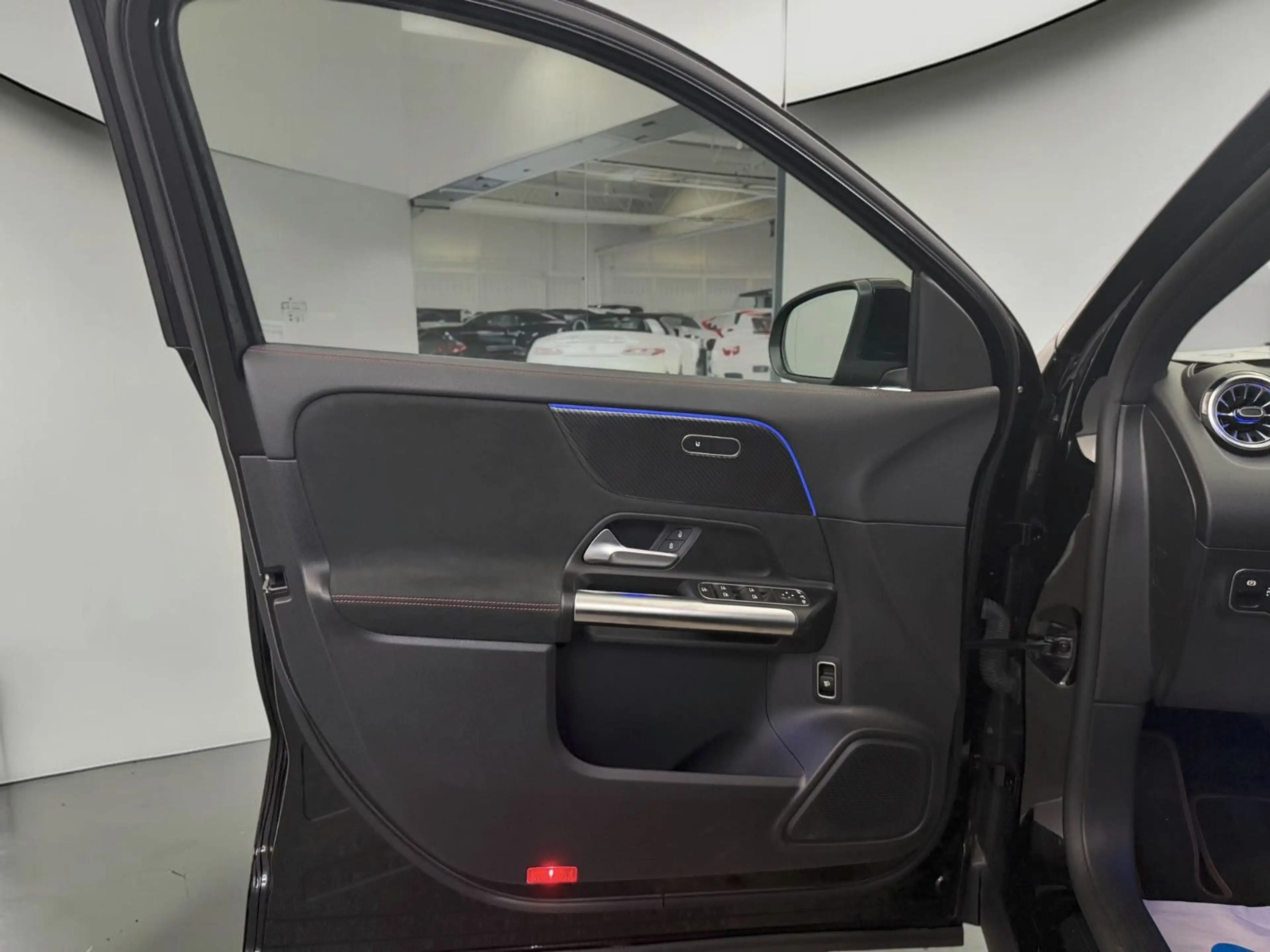 Mercedes-Benz GLA 250 4M AMG EDITION 1*PANO*HEAD-UP*BEAM — photo 10