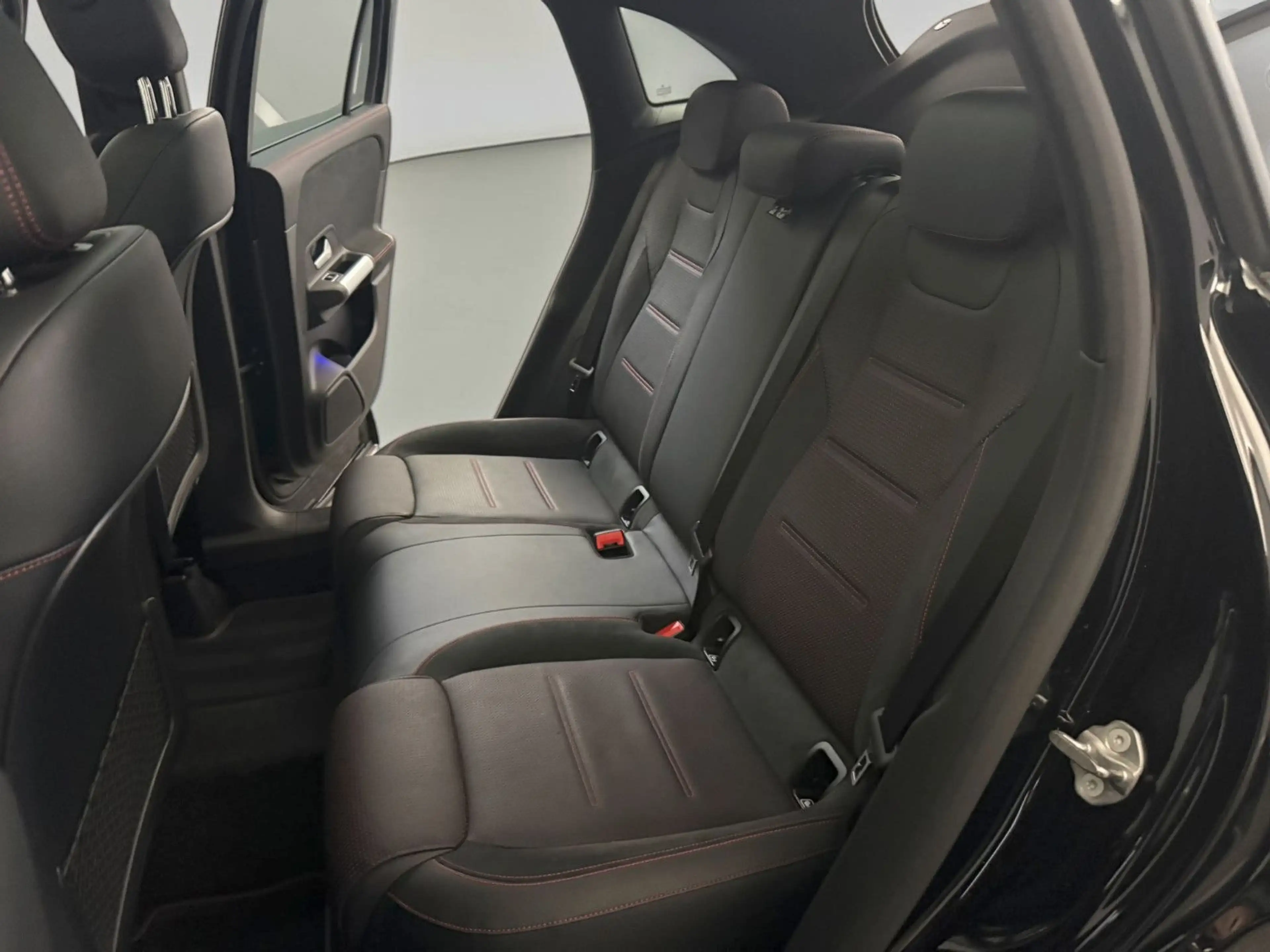 Mercedes-Benz GLA 250 4M AMG EDITION 1*PANO*HEAD-UP*BEAM — photo 14