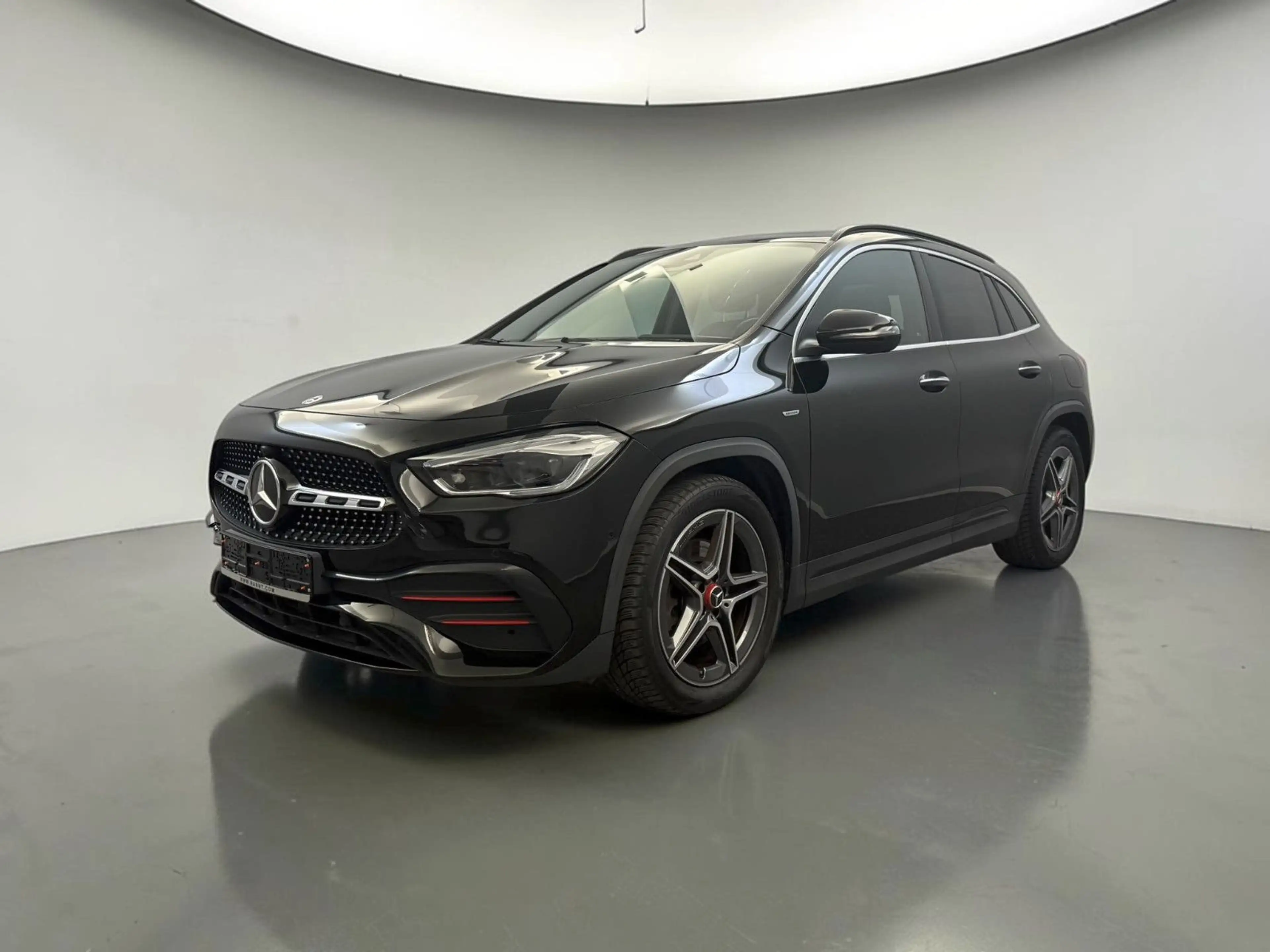 Mercedes-Benz GLA 250 4M AMG EDITION 1*PANO*HEAD-UP*BEAM