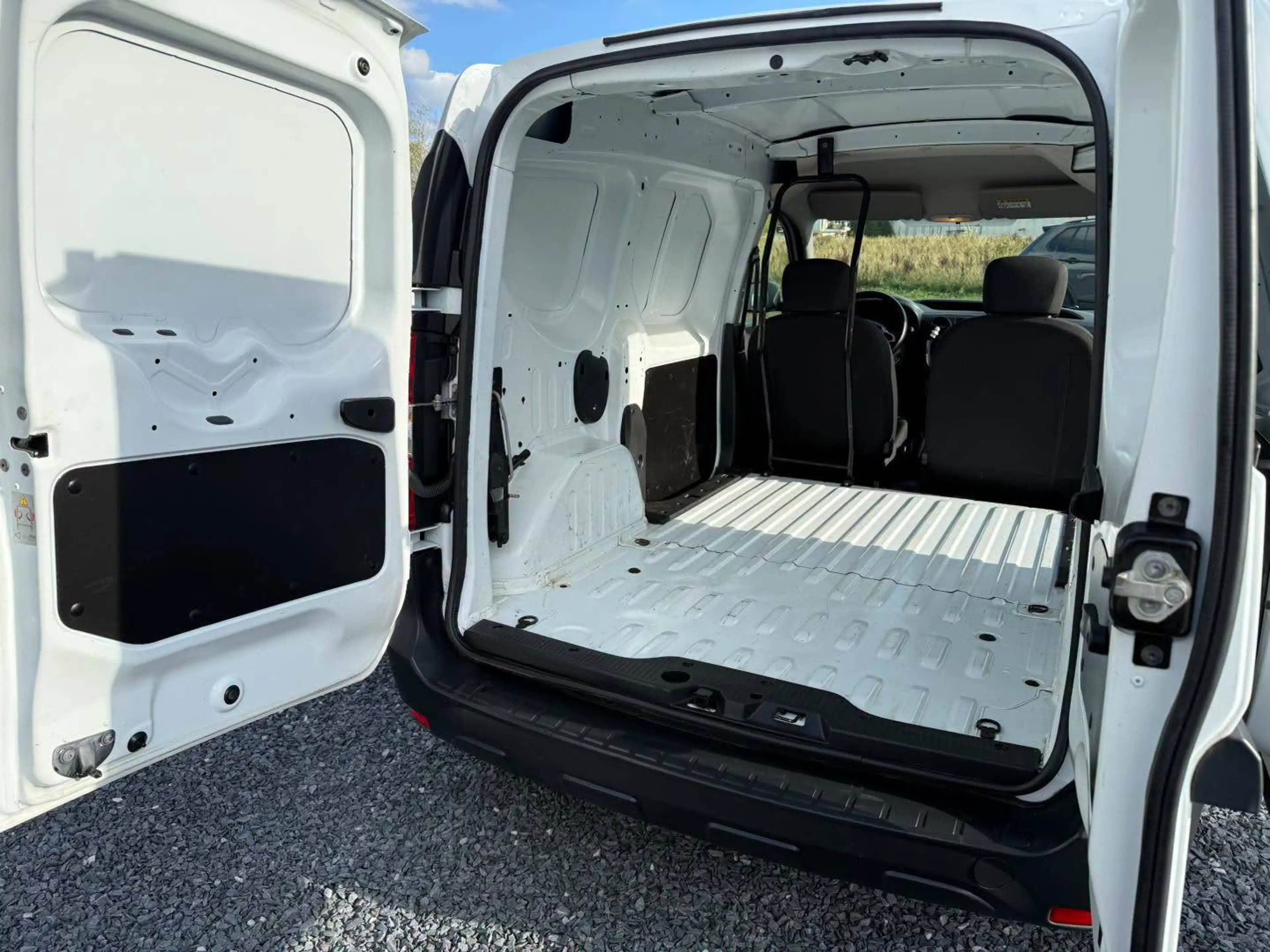 Dacia Dokker 1.5 dCi Work Edition S/S (EU6) — photo 12