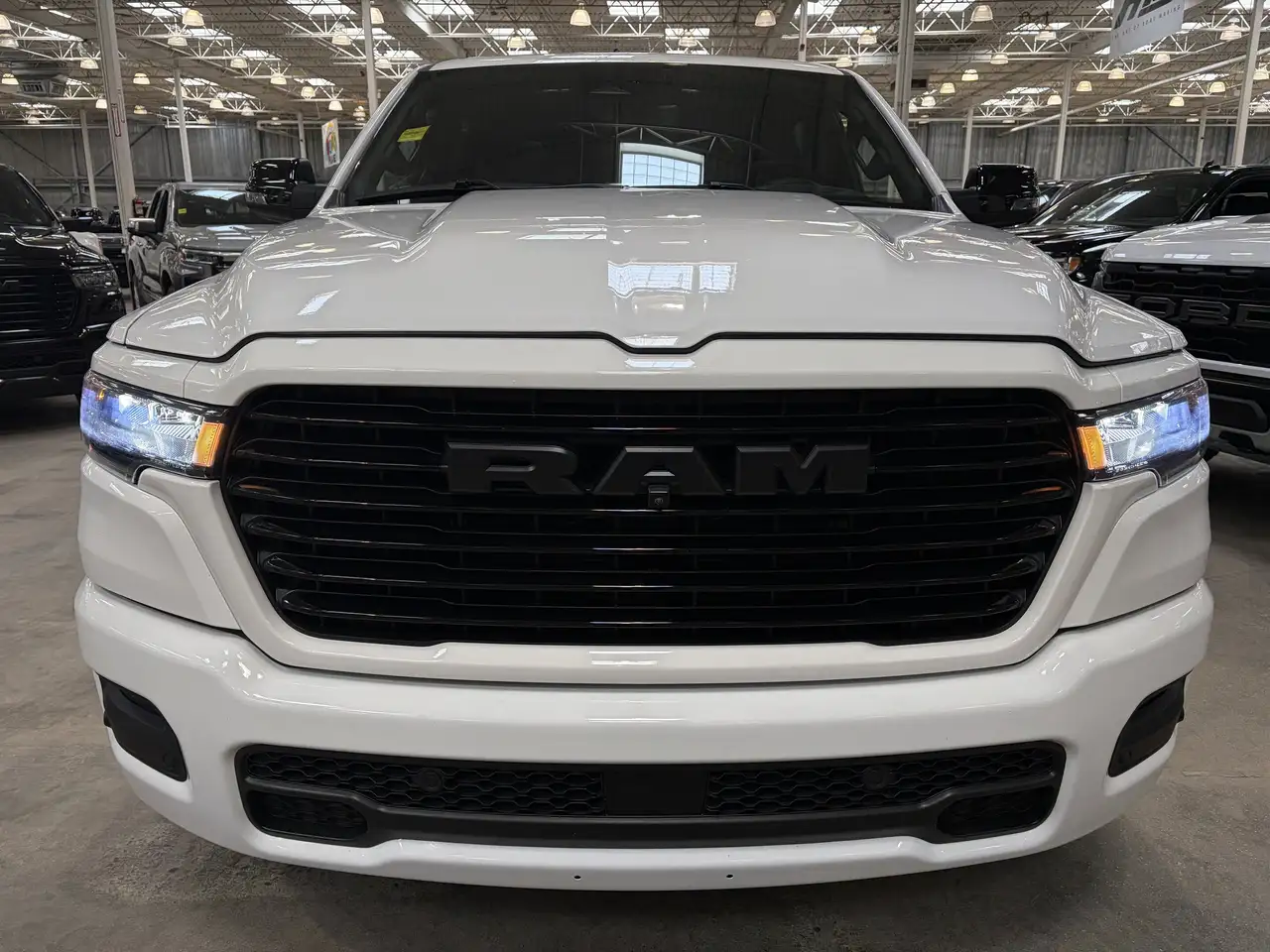 RAM 1500 снимка RAM 1500