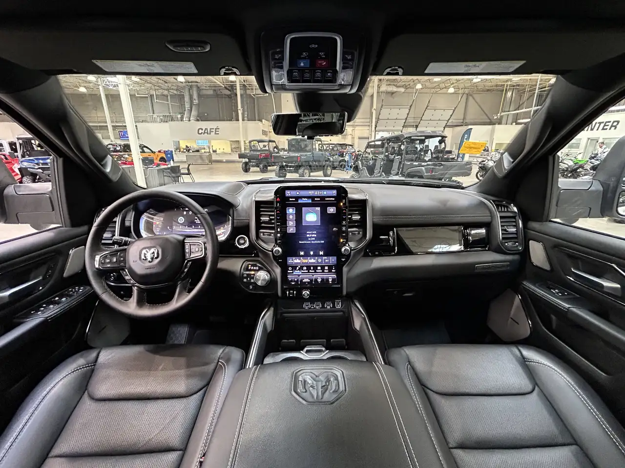 RAM 1500 снимка RAM 1500