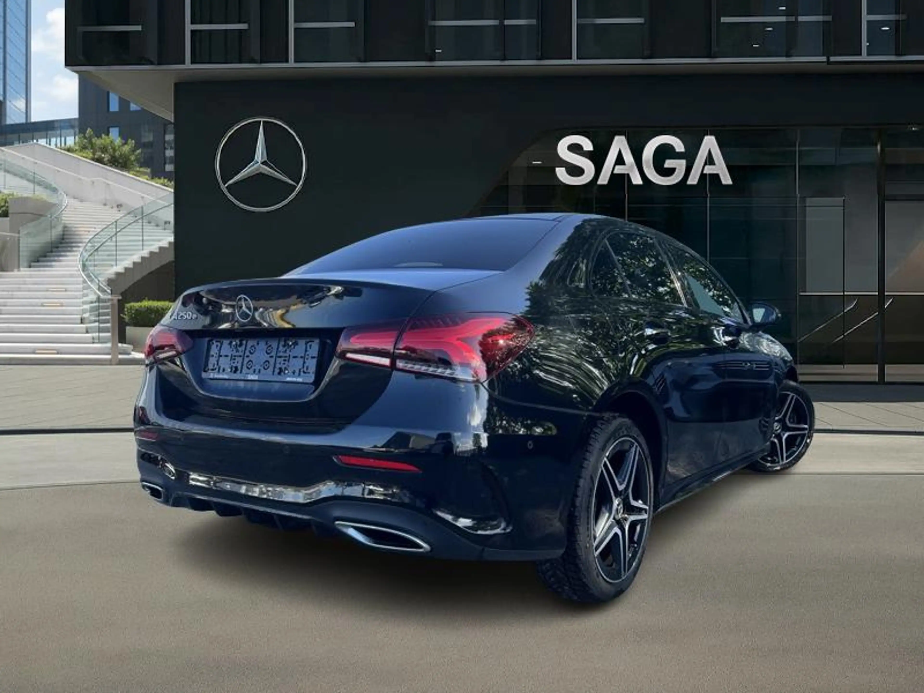Mercedes-Benz A 250 e Berline AMG Pack — photo 2