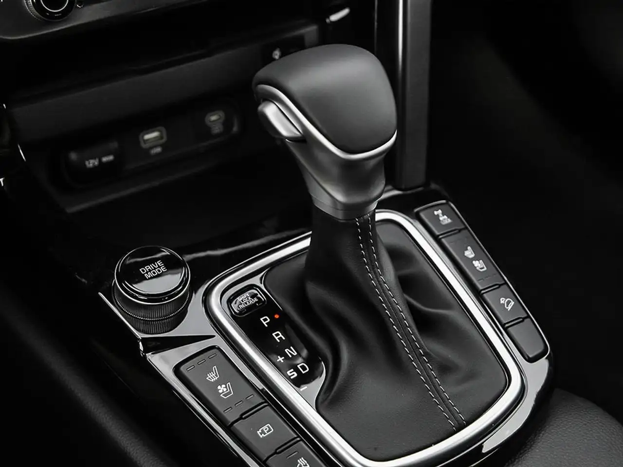Kia Seltos снимка Kia Seltos