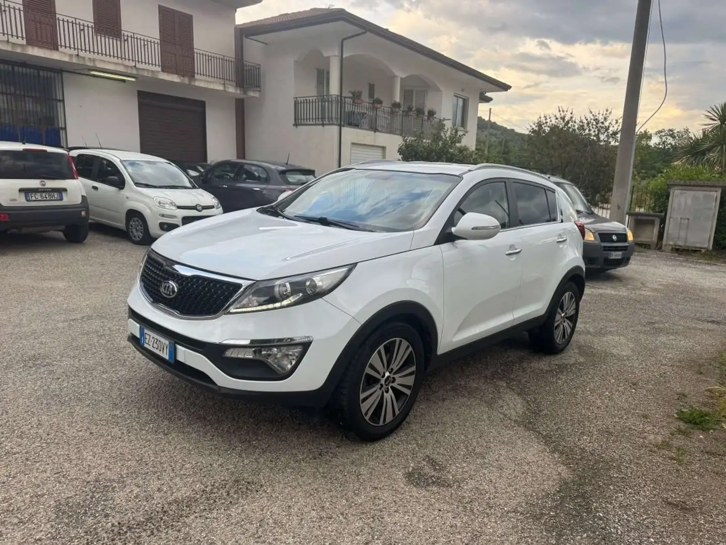 Kia Sportage 1.7 crdi Cool 2wd FL Weiß - 2