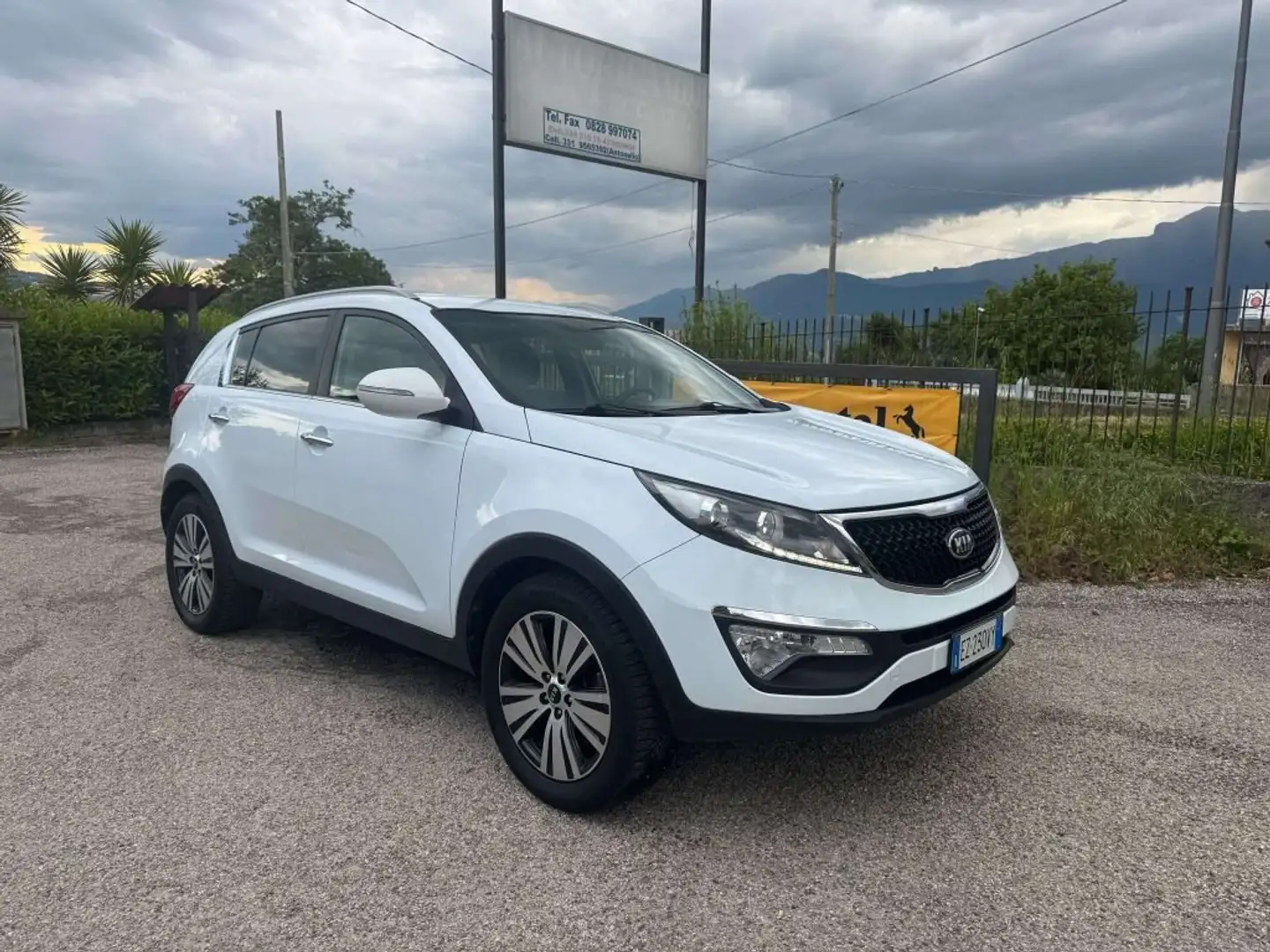 Kia Sportage 1.7 crdi Cool 2wd FL Weiß - 1