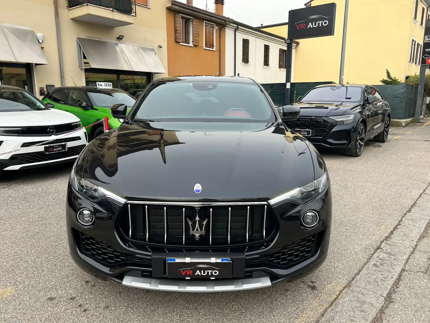 Maserati Levante 3.0 V6 275cv auto TETTO/HARMAN/CARPLAY/LED FULL Zwart - 2