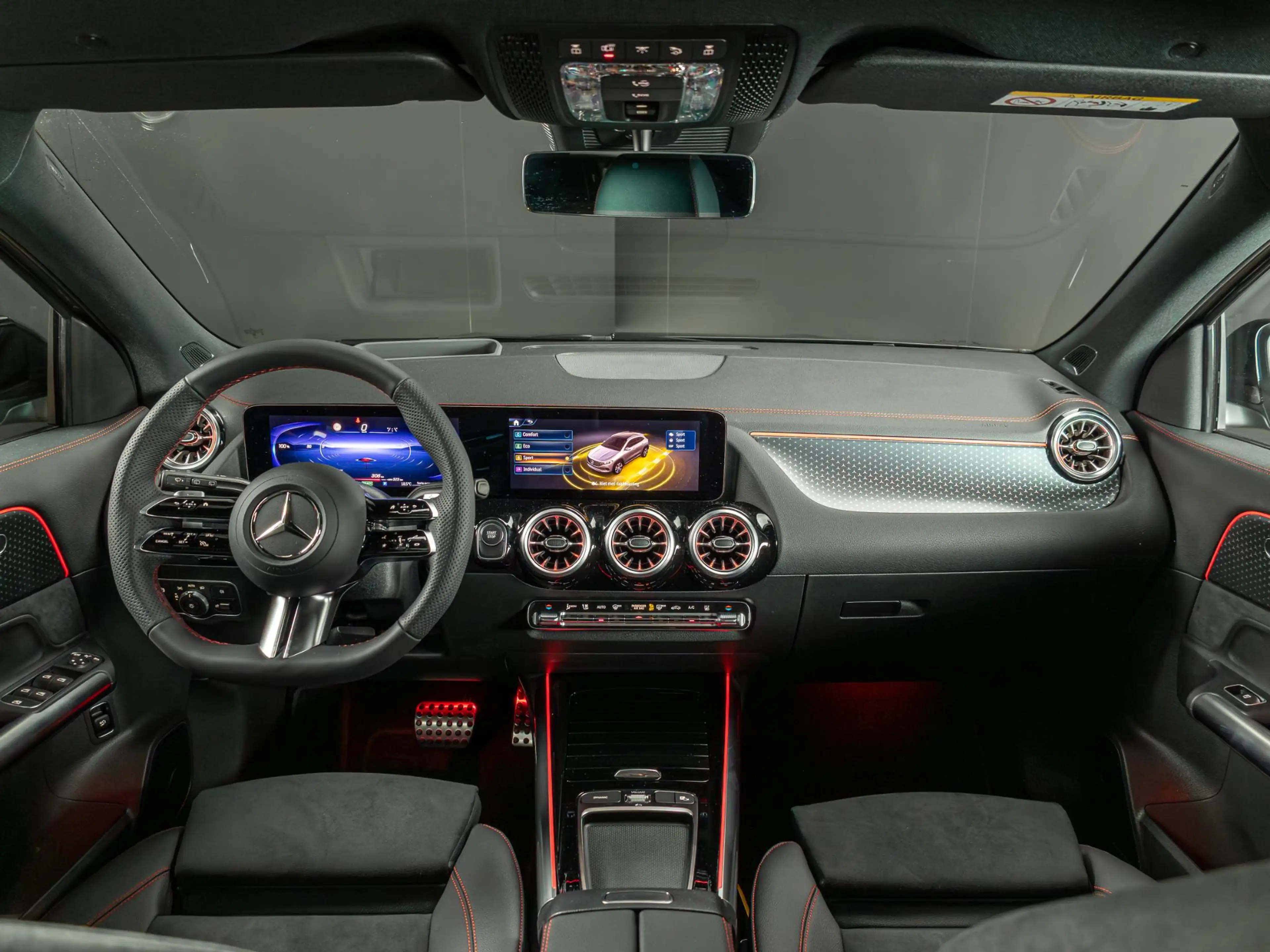 Mercedes-Benz EQA 250 250+ Business Solution AMG 71 kWh | Panorama dak | — photo 3