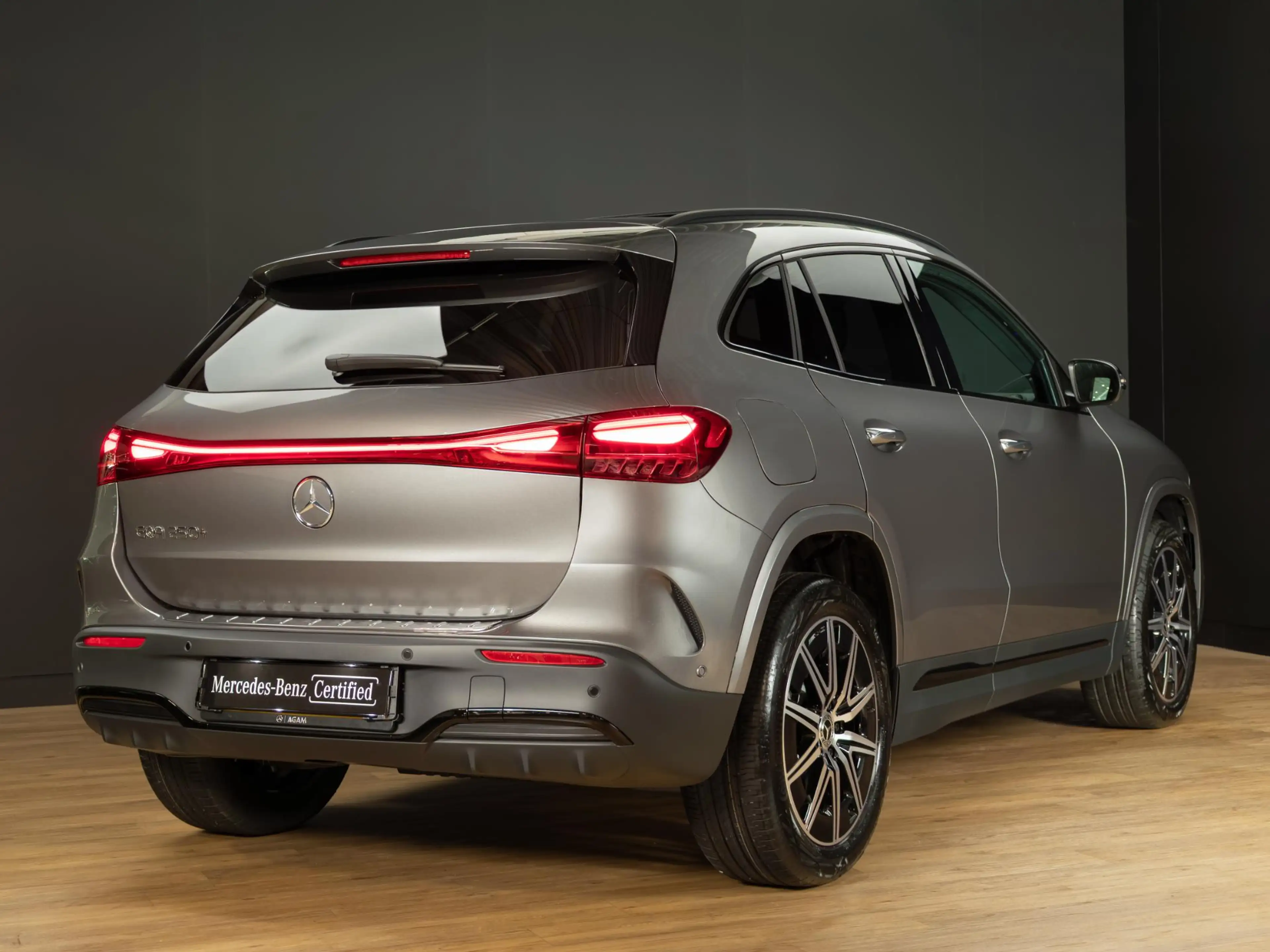 Mercedes-Benz EQA 250 250+ Business Solution AMG 71 kWh | Panorama dak | — photo 2