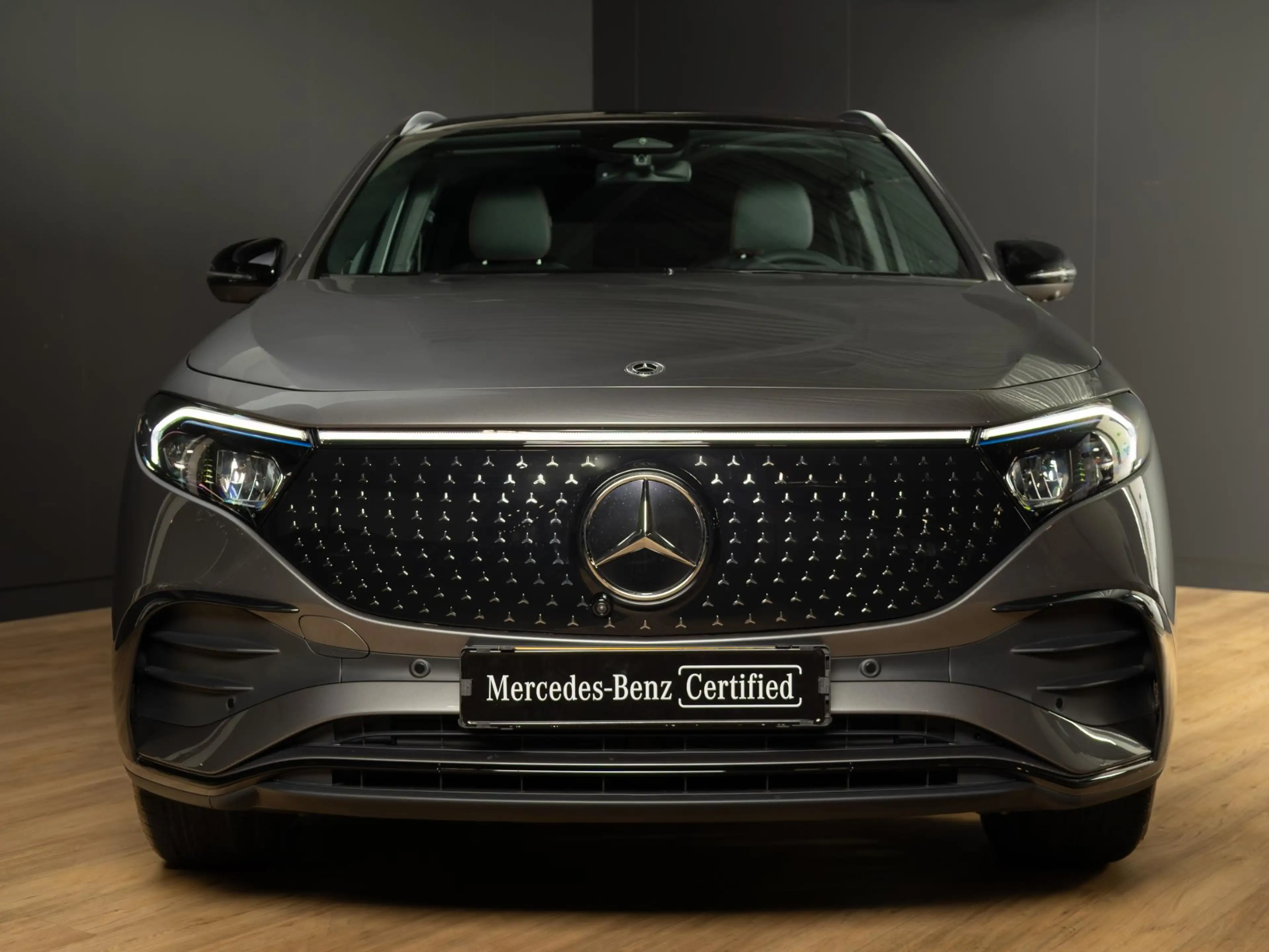Mercedes-Benz EQA 250 250+ Business Solution AMG 71 kWh | Panorama dak | — photo 5
