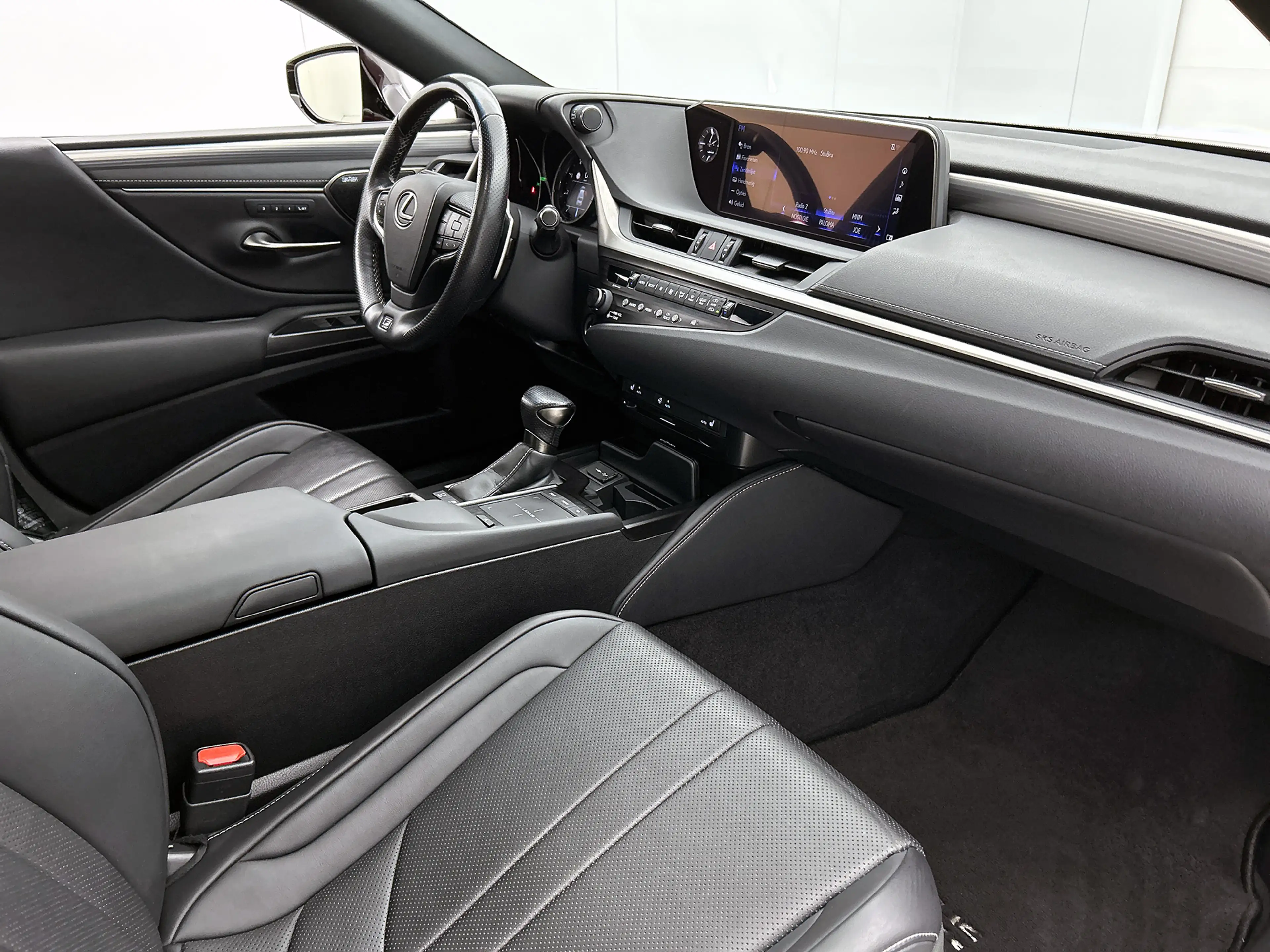 Lexus ES 300 300h F Sport Line | Sportief uitgevoerd | — photo 6