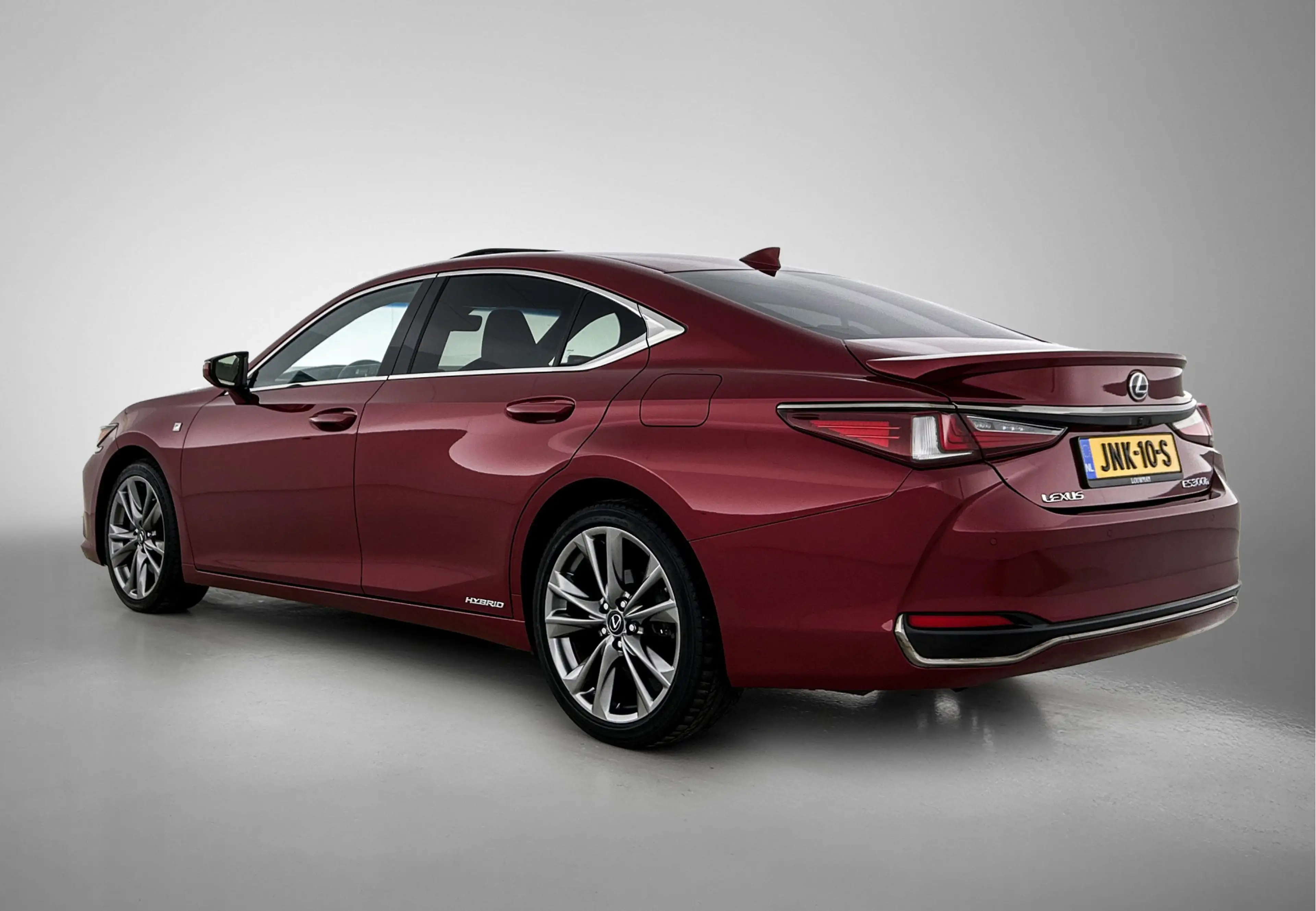 Lexus ES 300 300h F Sport Line | Sportief uitgevoerd | — photo 15