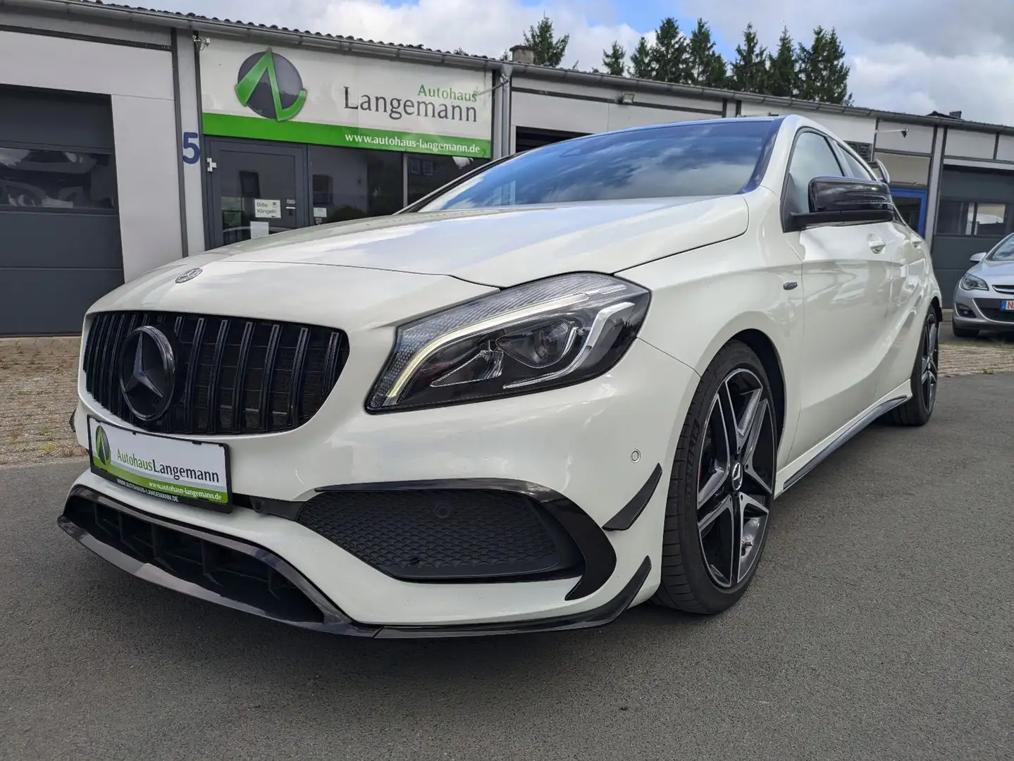 Mercedes-Benz A 250 Sport 7G AMG Line NAVI LED-HIGHPerformance Bianco - 2