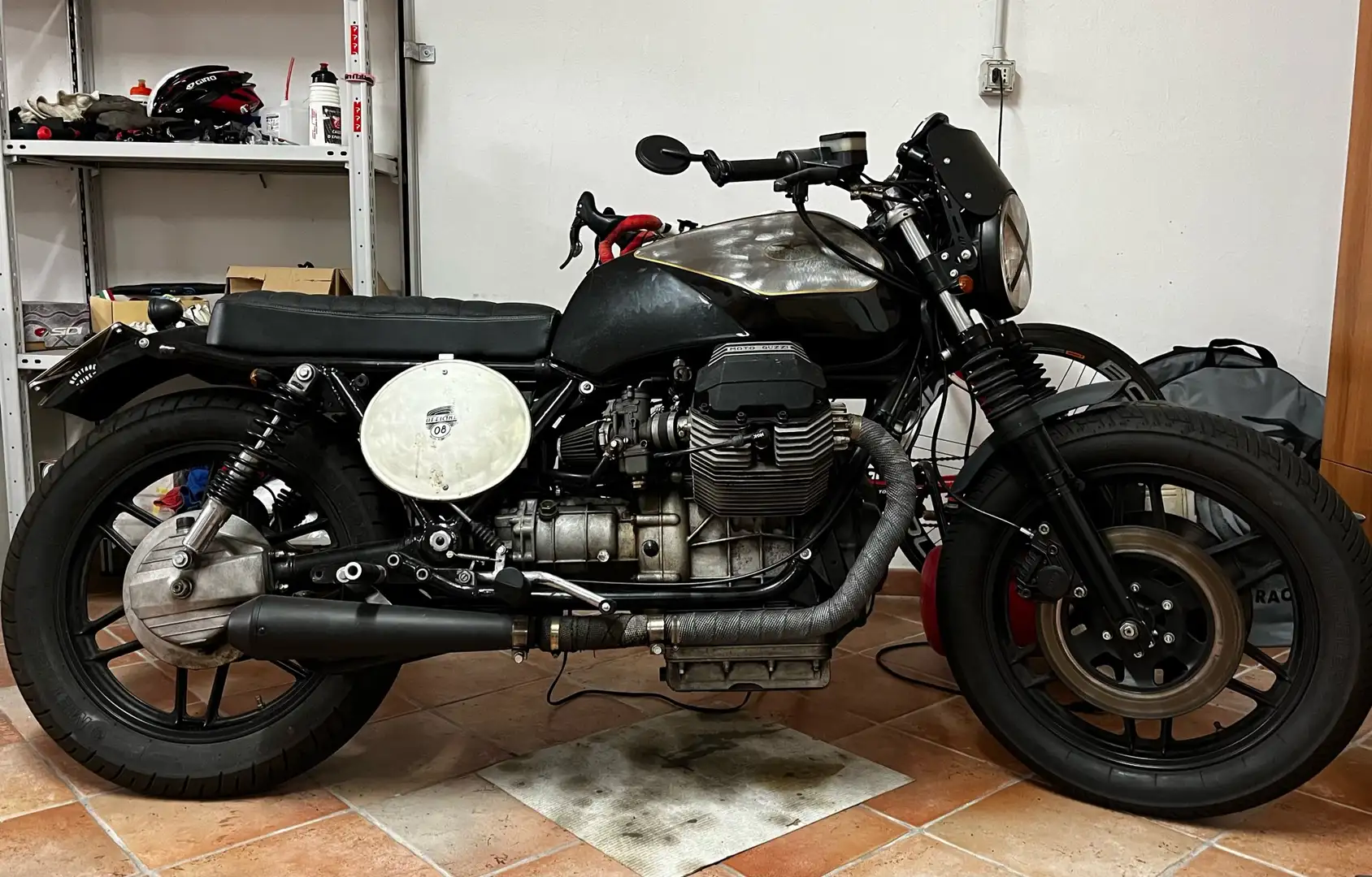 Moto Guzzi 850 T cafe racer - 1
