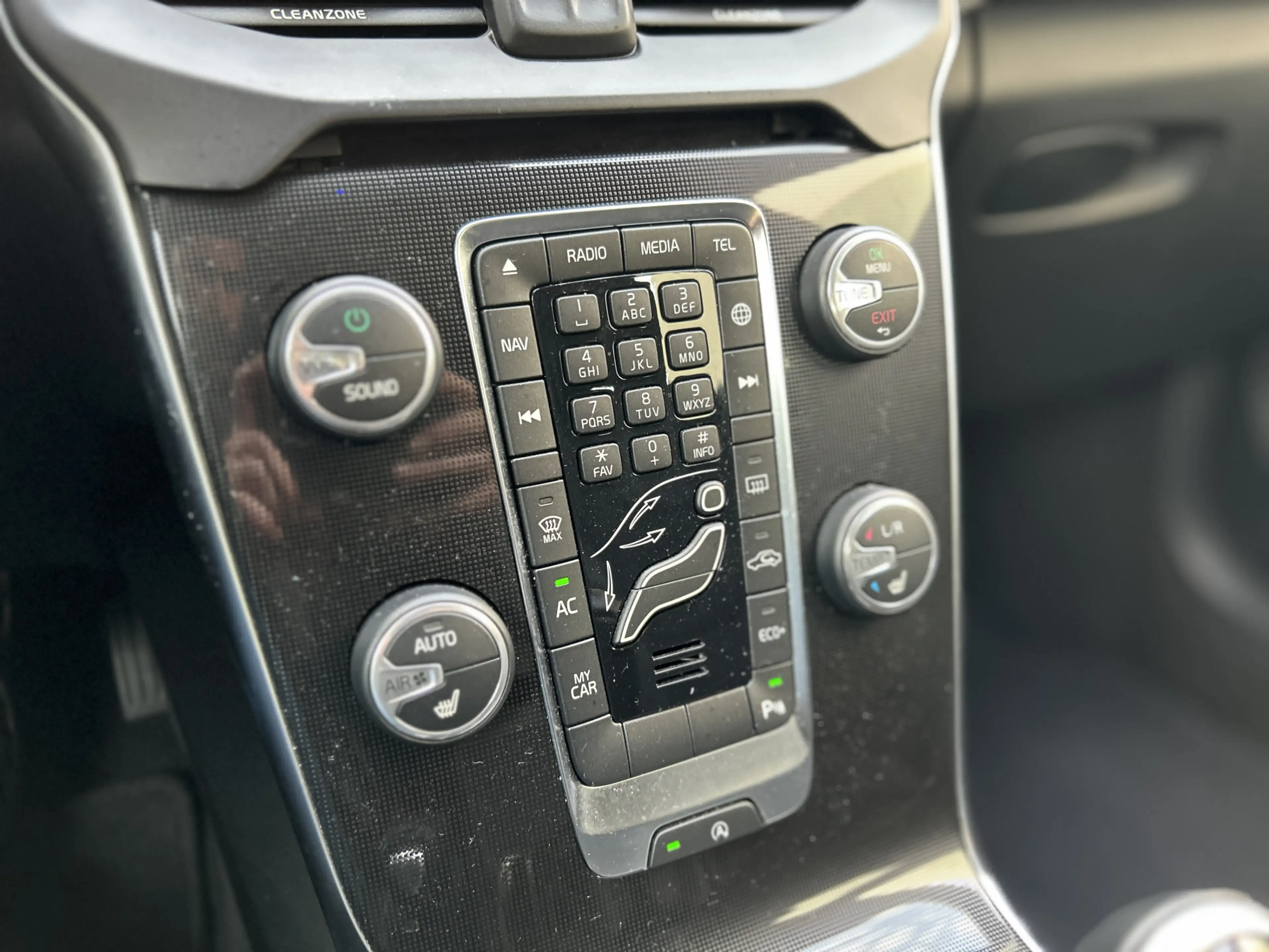 Volvo V40 1.5 T2 Nordic+ | Automaat | Stoelverwarming | Navi — photo 14
