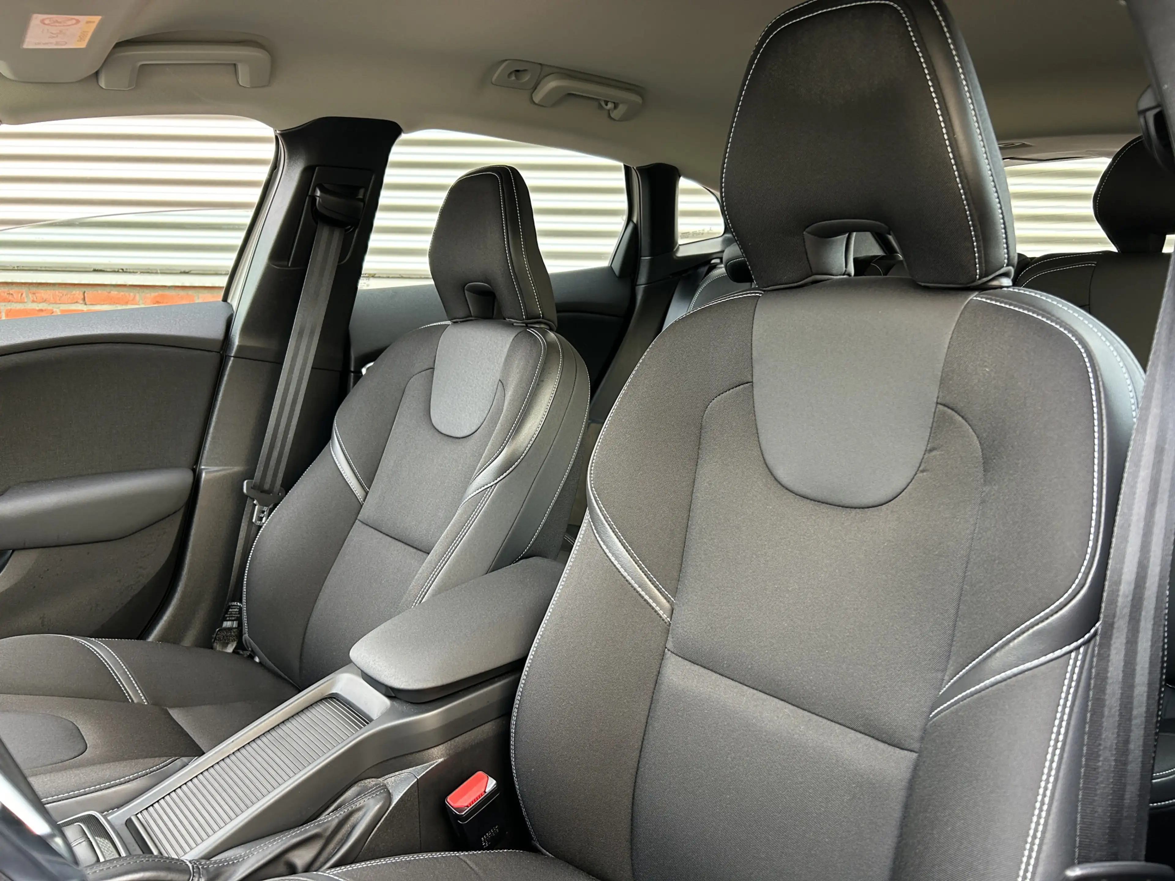 Volvo V40 1.5 T2 Nordic+ | Automaat | Stoelverwarming | Navi — photo 8