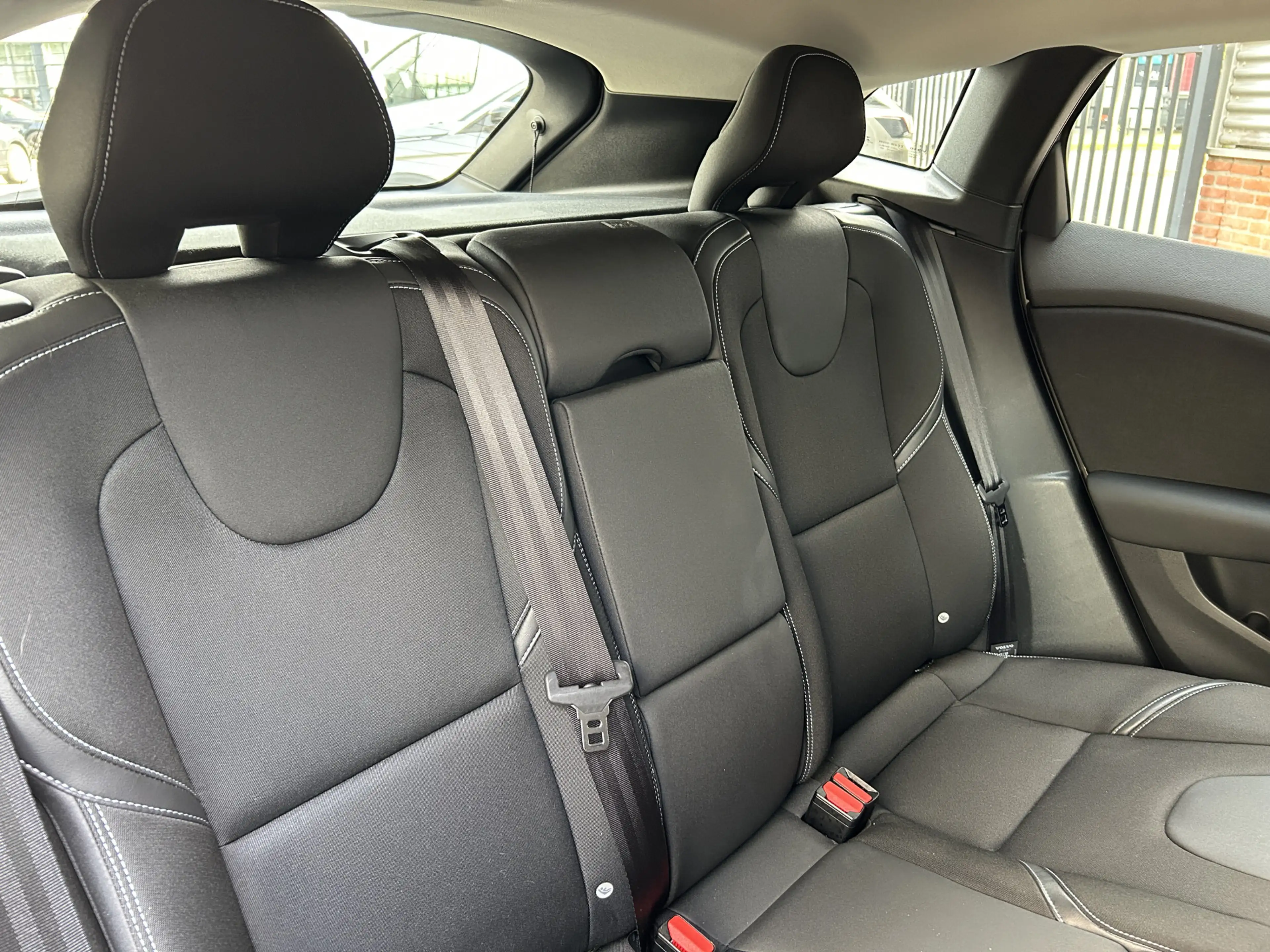 Volvo V40 1.5 T2 Nordic+ | Automaat | Stoelverwarming | Navi — photo 17