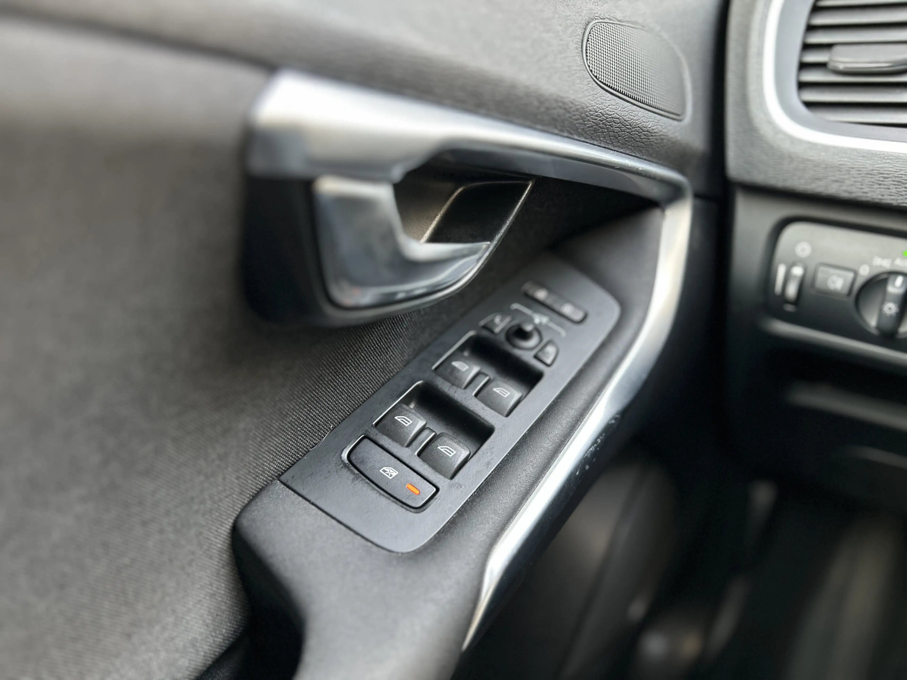 Volvo V40 1.5 T2 Nordic+ | Automaat | Stoelverwarming | Navi — photo 9