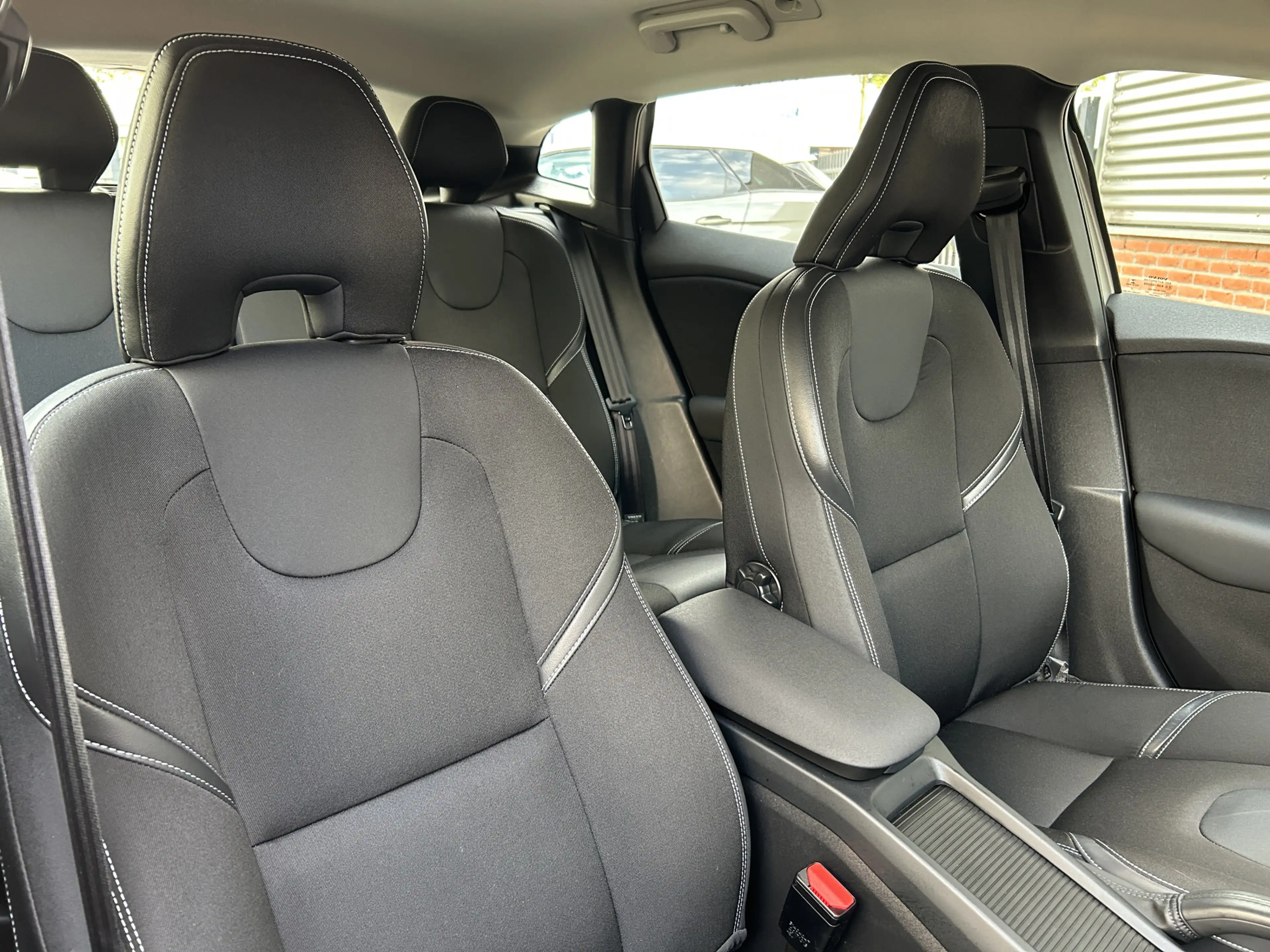 Volvo V40 1.5 T2 Nordic+ | Automaat | Stoelverwarming | Navi — photo 7