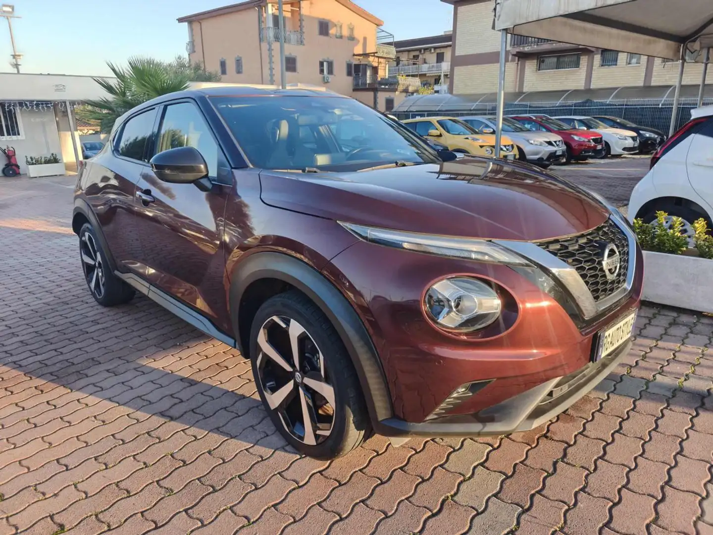 Nissan Juke 1.0 DIG-T 114 CV Tekna Rot - 1