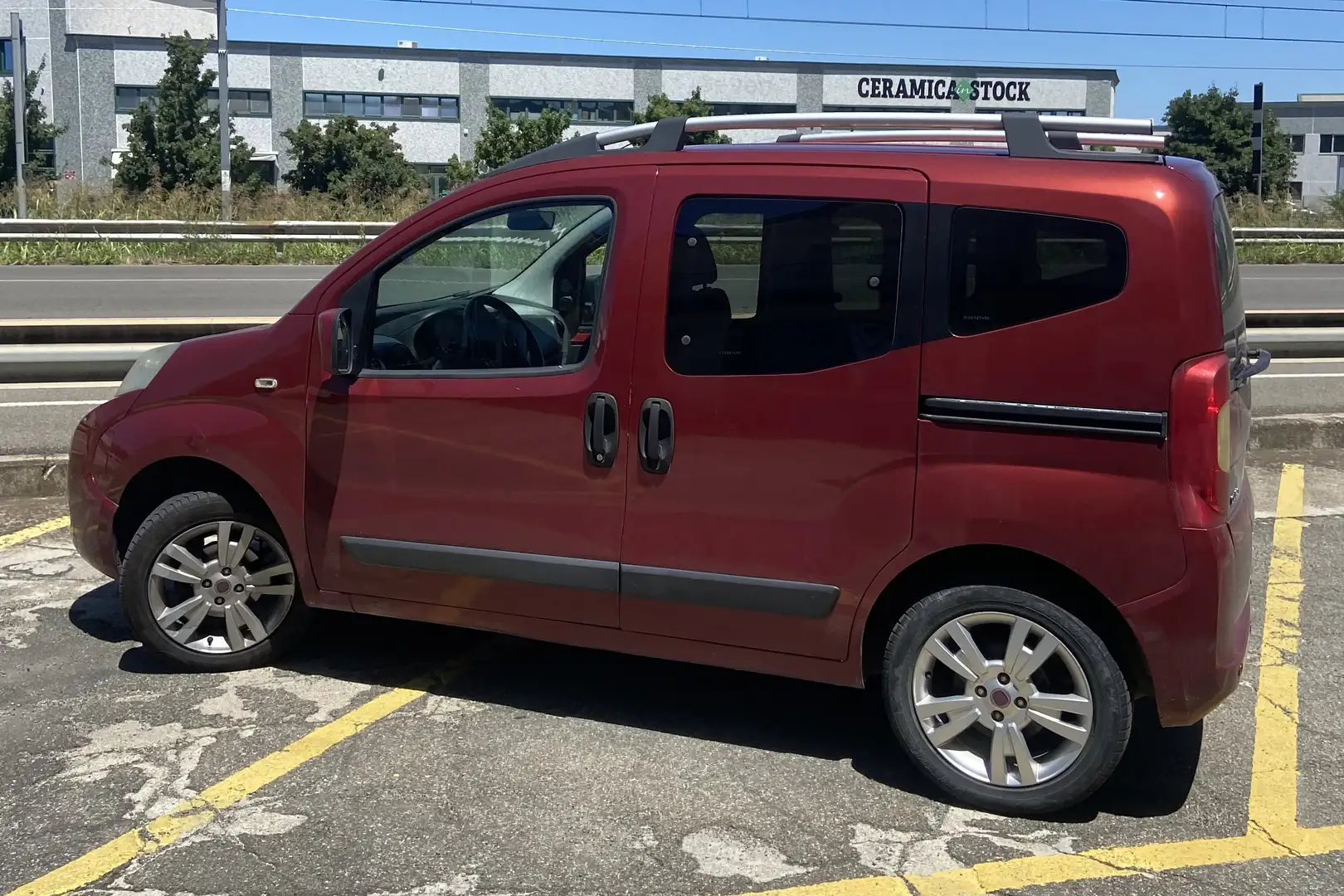 Fiat Qubo 1.4 8v natural power Dynamic 70cv Rood - 1