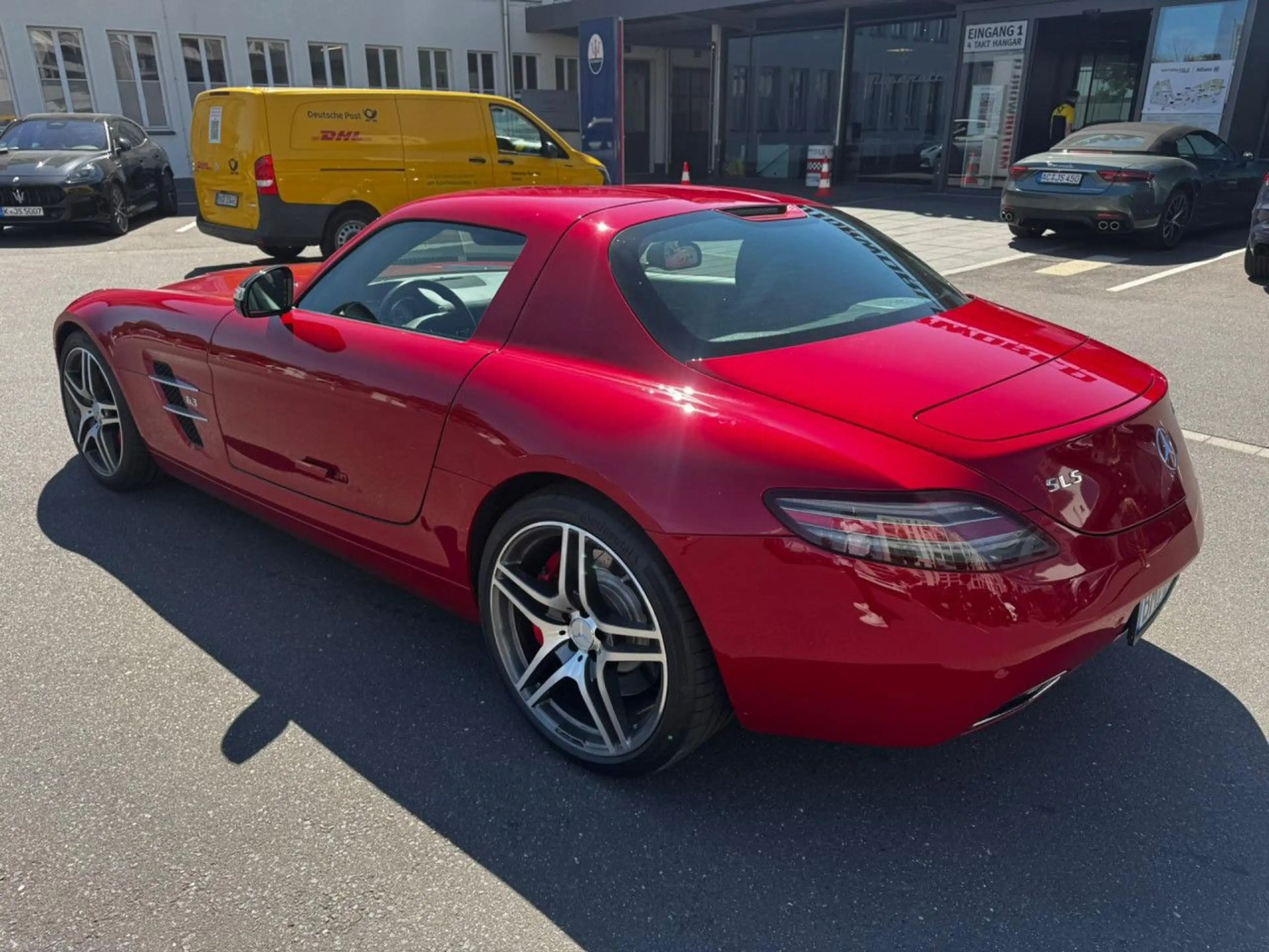 Mercedes-Benz SLK 55 AMG Mercedes-Benz SLS AMG 6.2 V8 Coupe — photo 10