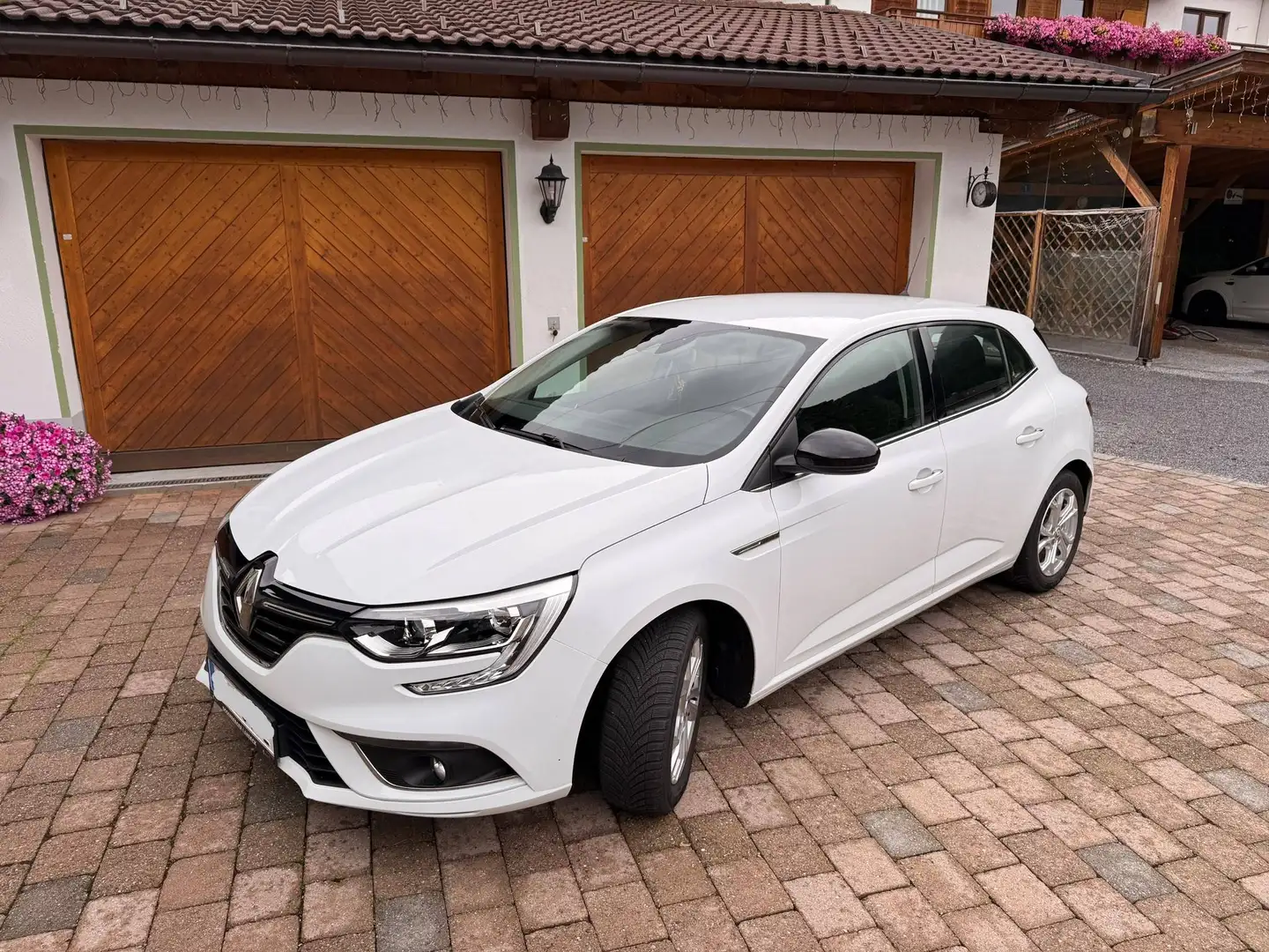 Renault Megane Mégane Limited TCe 100 PF Limited Weiß - 1
