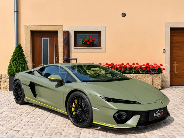 Lamborghini Temerario view 3