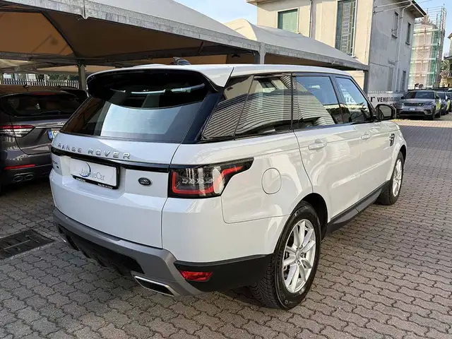 Land Rover Range Rover Sport view 3