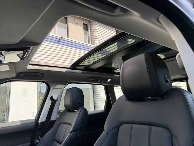 Land Rover Range Rover Sport view 9