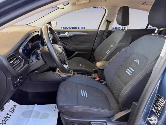 Ford Focus view 9
